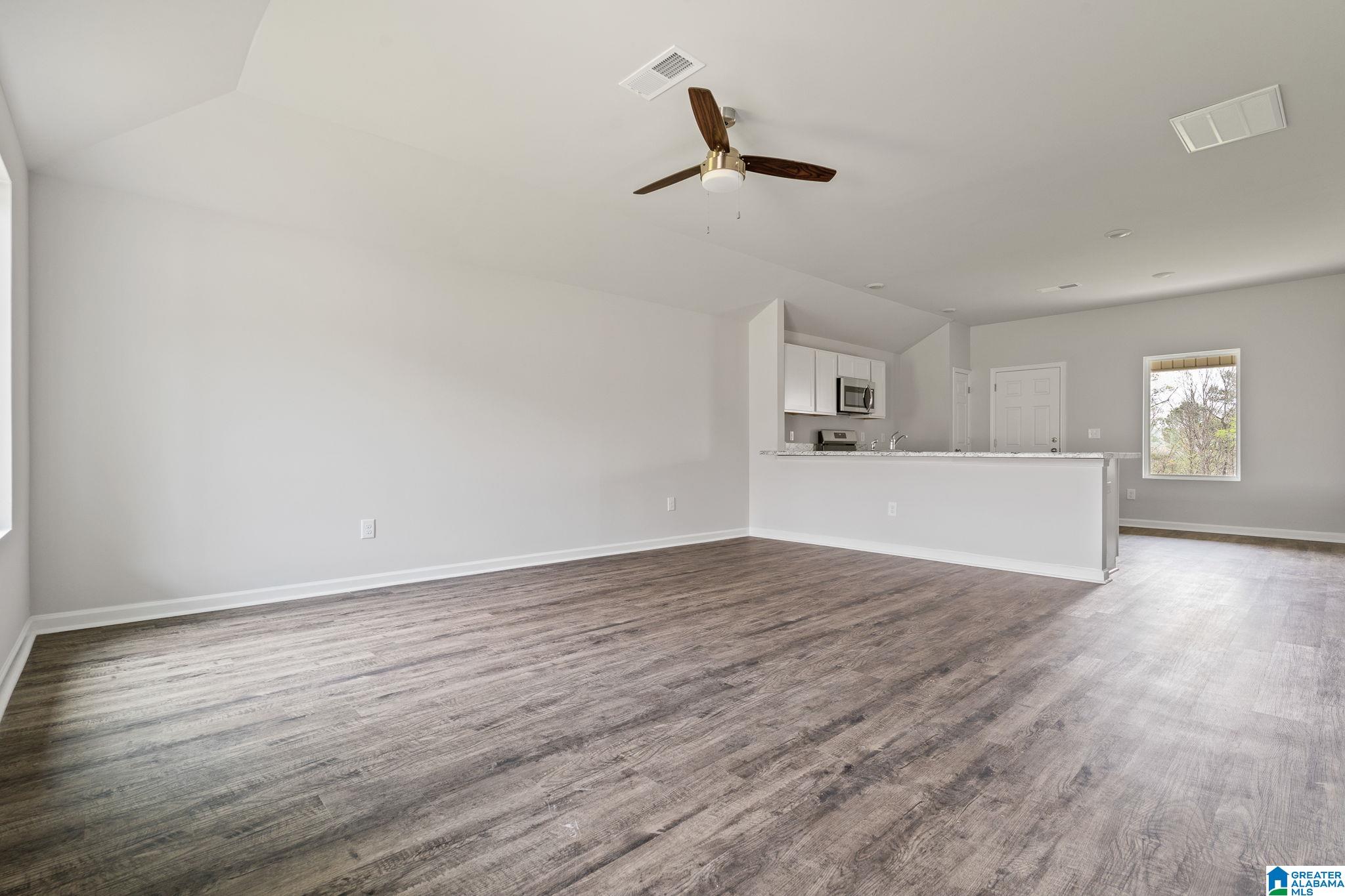 881 CAMDEN LOOP