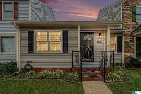 Photo of 1524 Cambridge Place, ANNISTON, AL 36207 (MLS # 21428337)