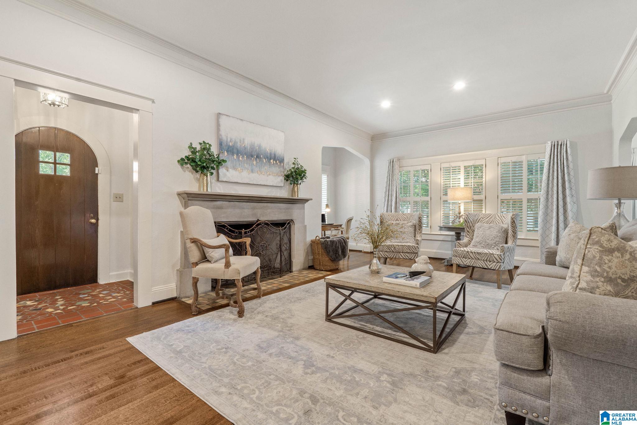 825 LINWOOD ROAD
