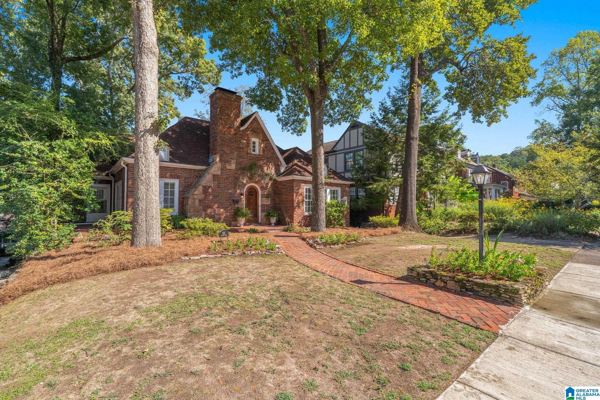 825 LINWOOD ROAD