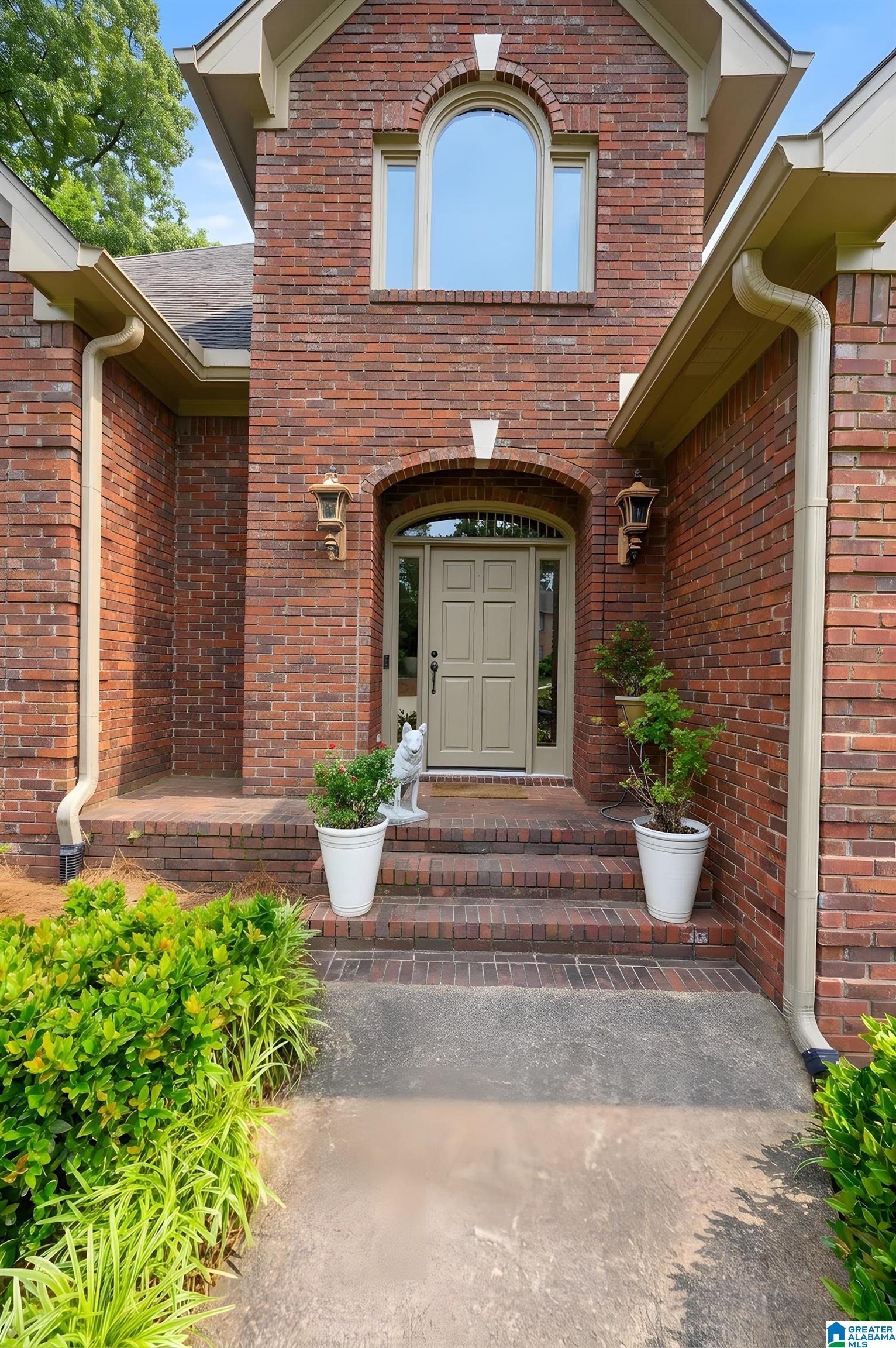 341 DELCRIS COURT