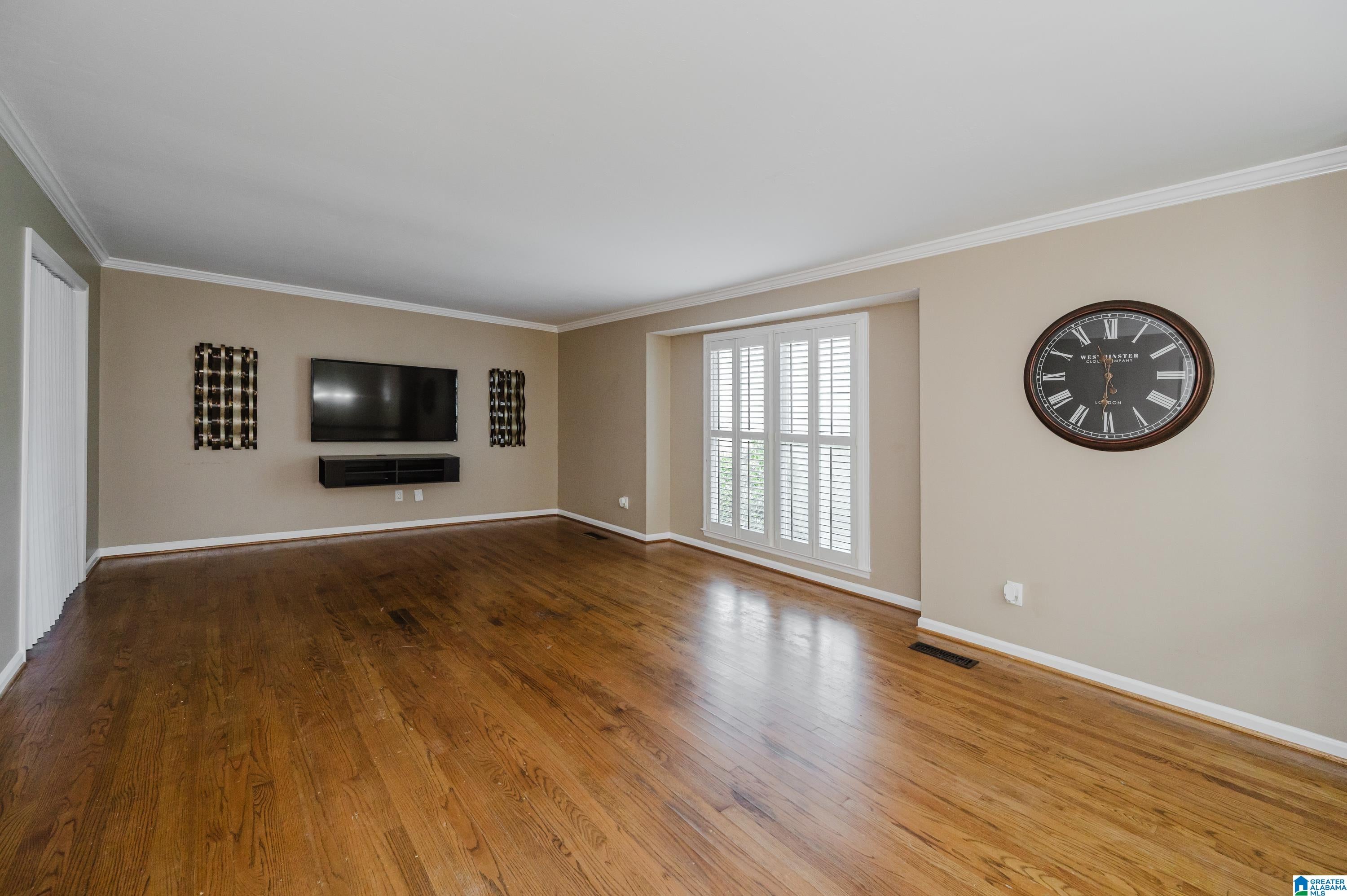 1351 SHADES RUN CIRCLE