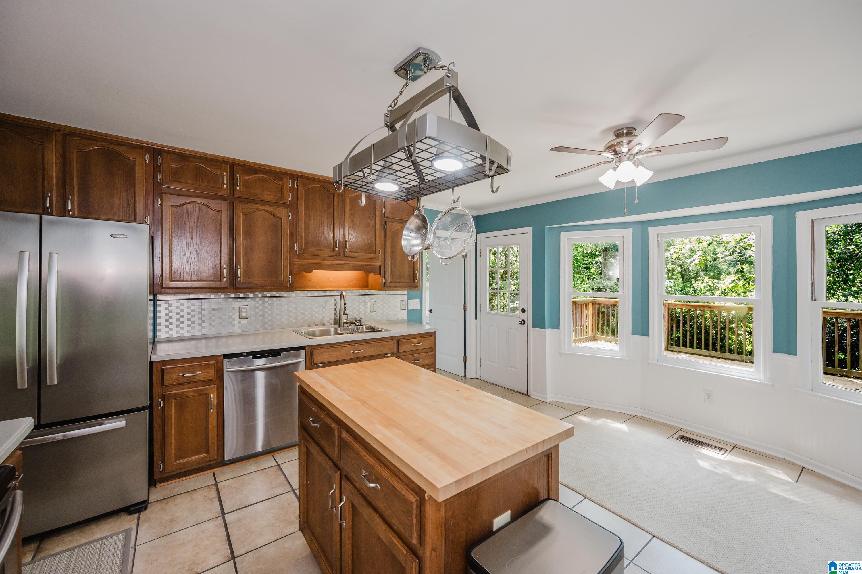 1351 SHADES RUN CIRCLE