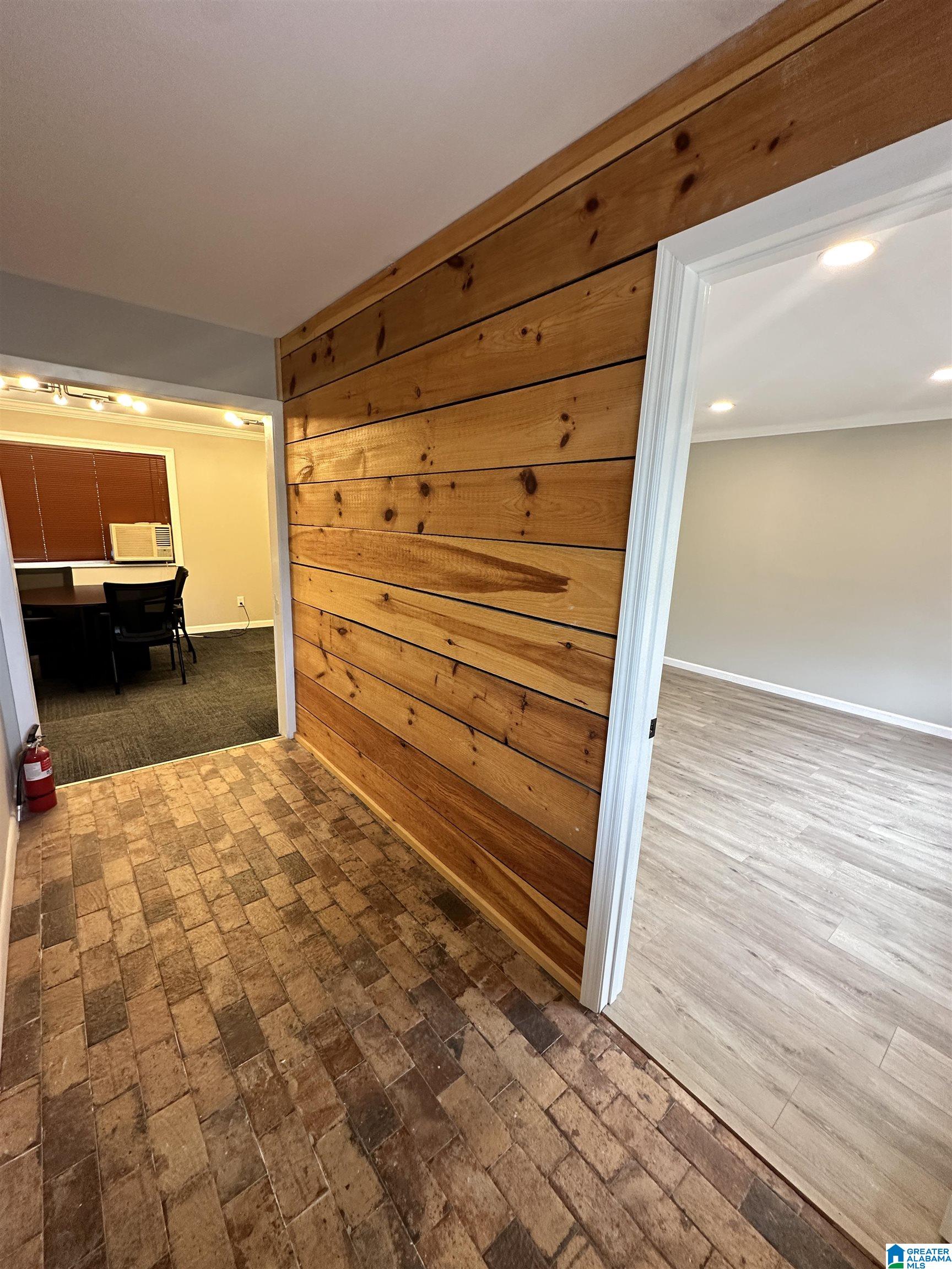 1401 THOMPSON CIRCLE