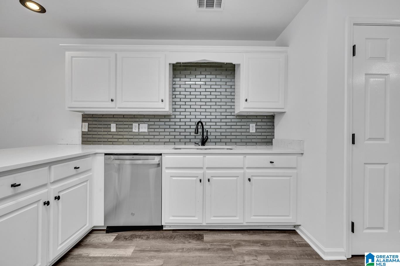 118 HIDDEN CREEK CIRCLE
