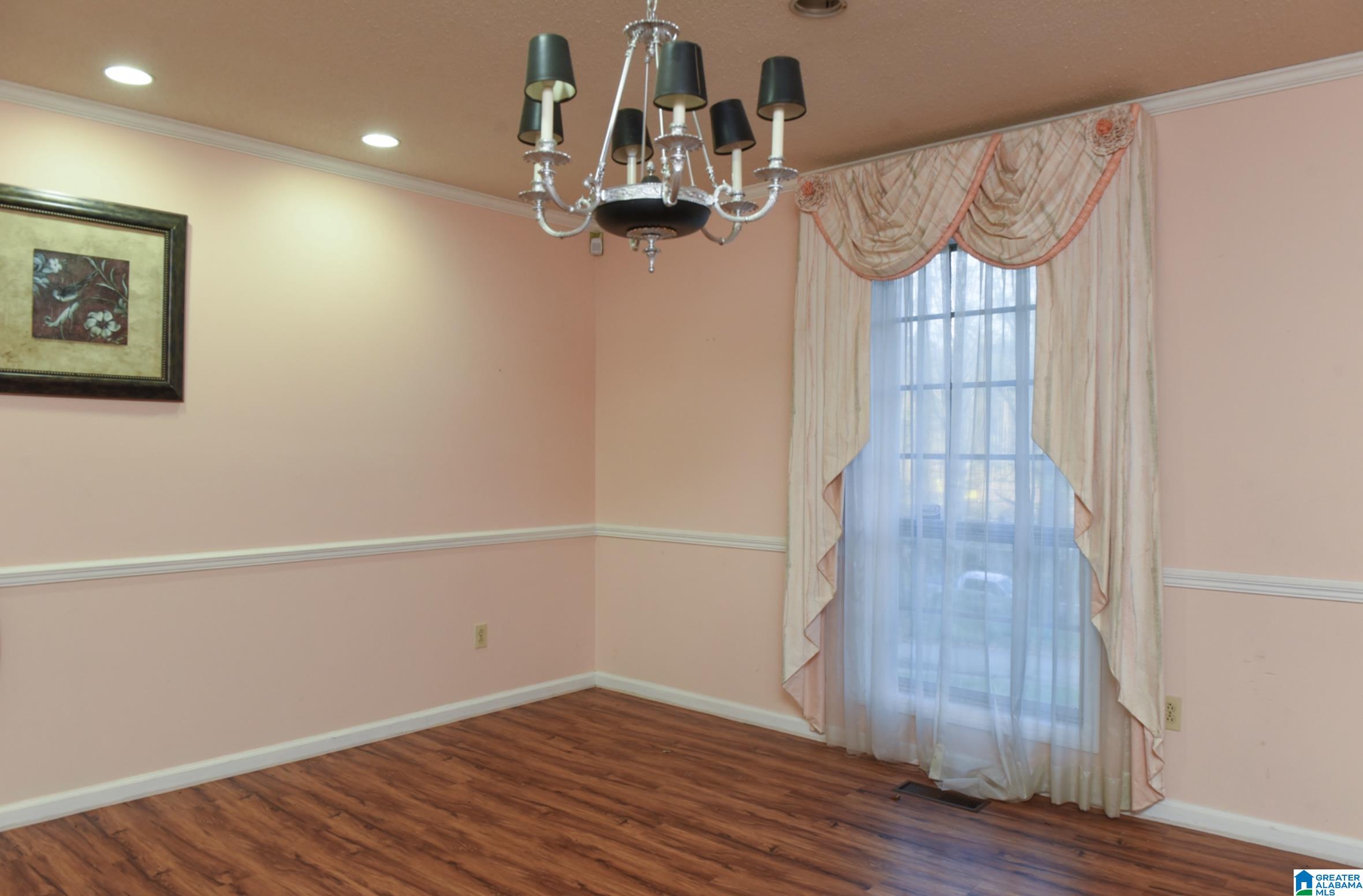 5762 SHADOW LAKE DRIVE