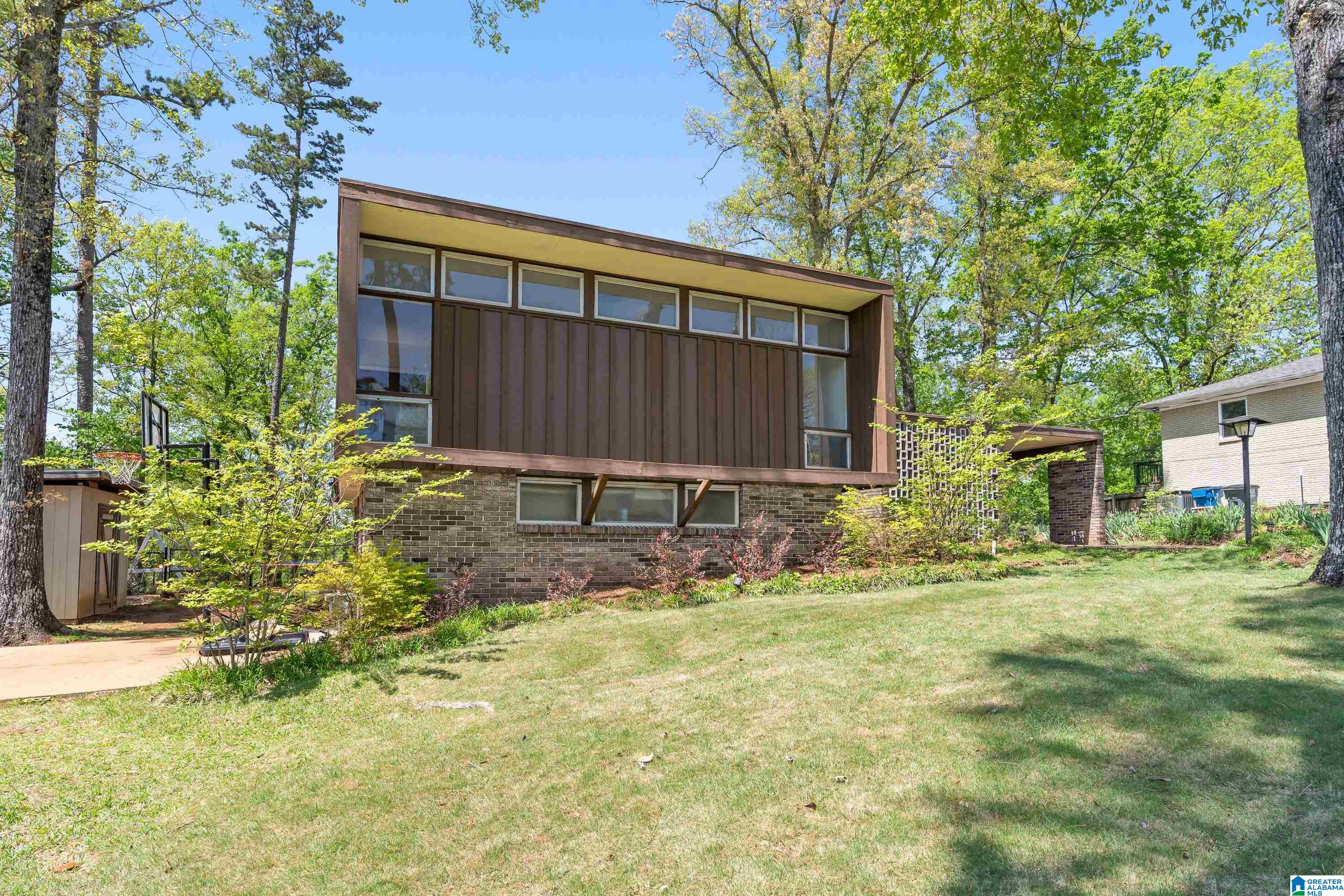 2420 REGENT LANE