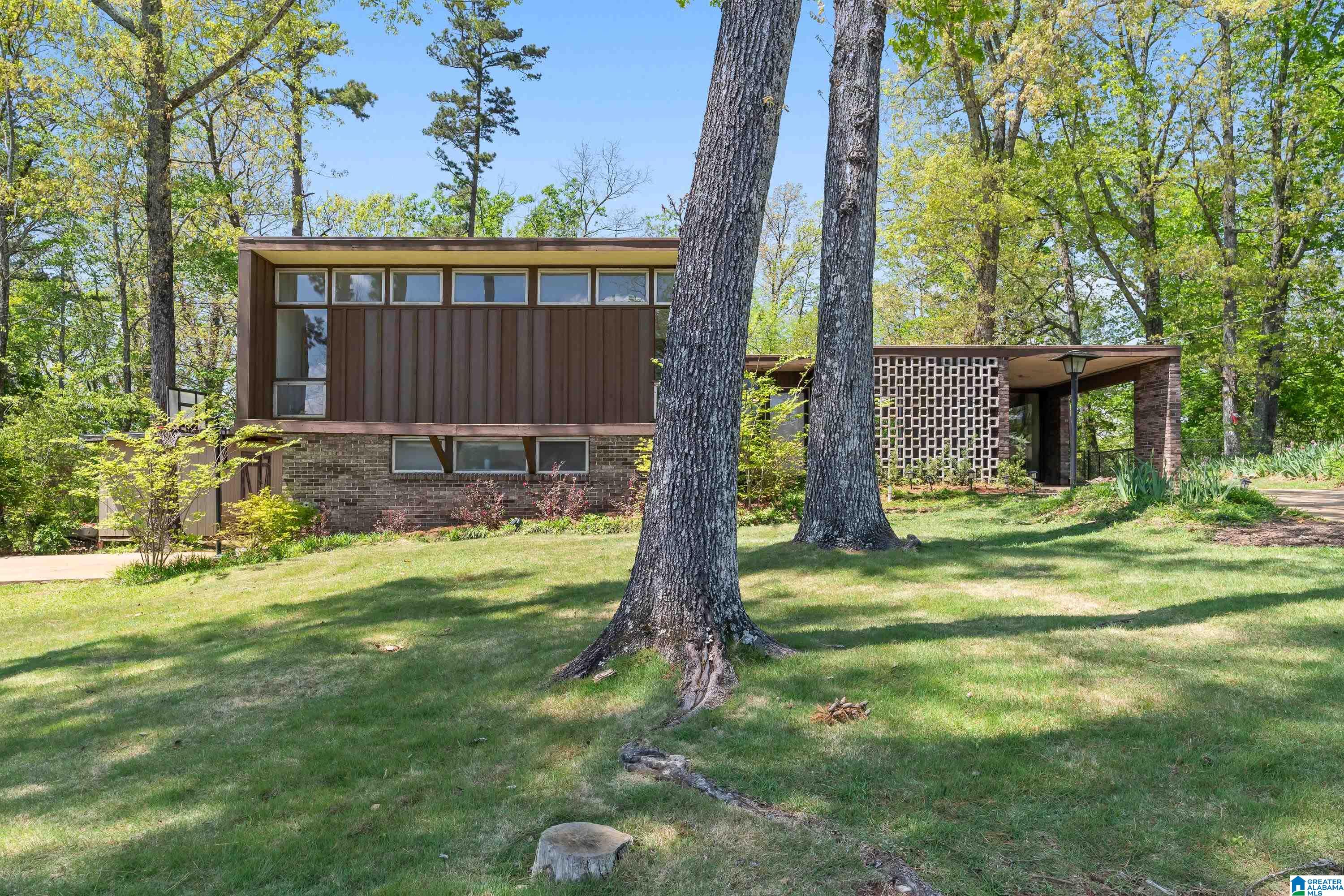 2420 REGENT LANE