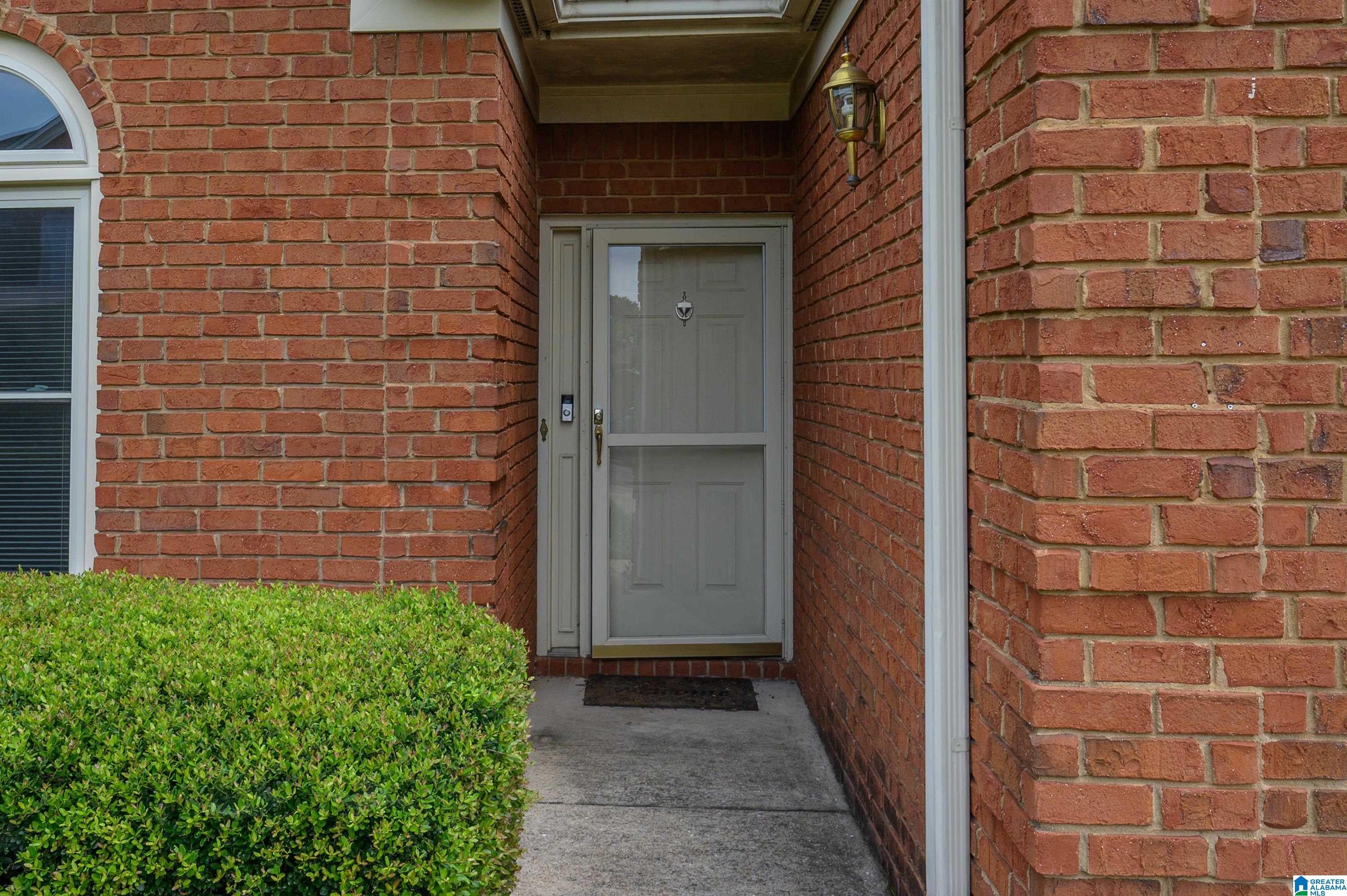 817 ROCKFORD LANE