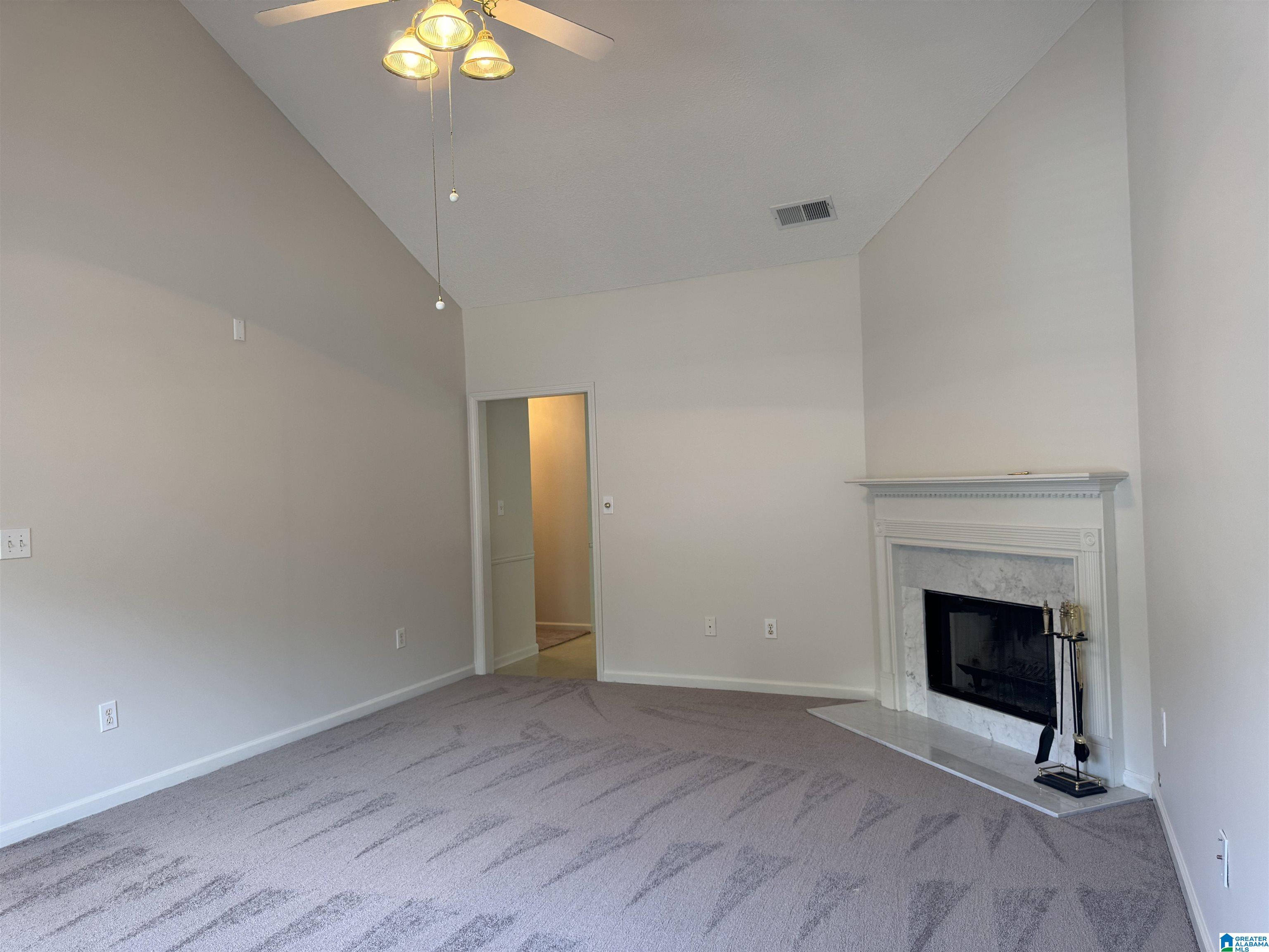 259 WARWICK LANE