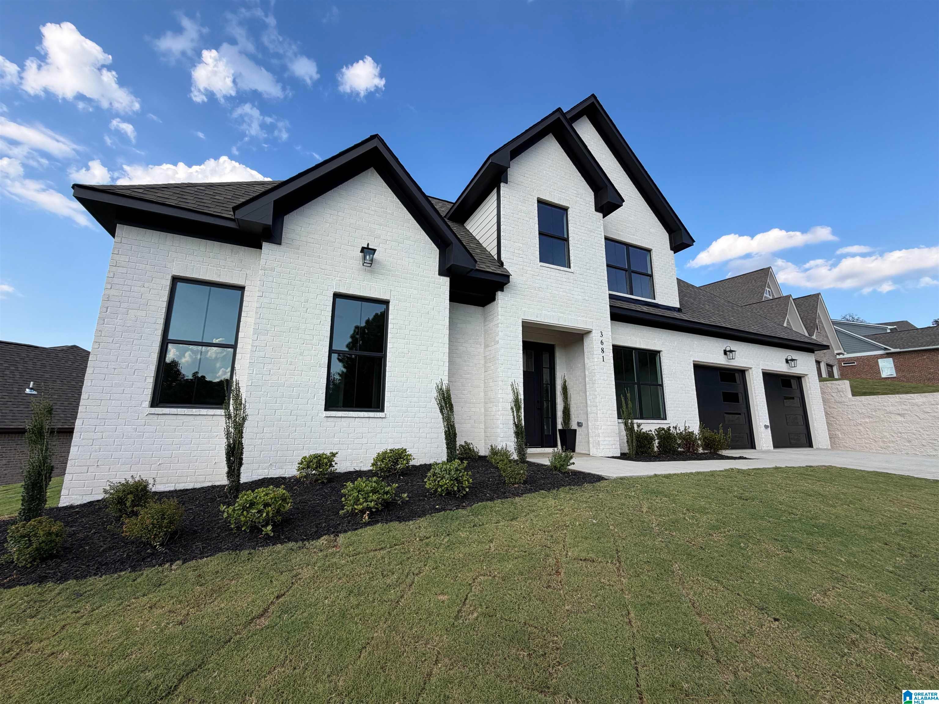 3681 VANDERBILT WAY