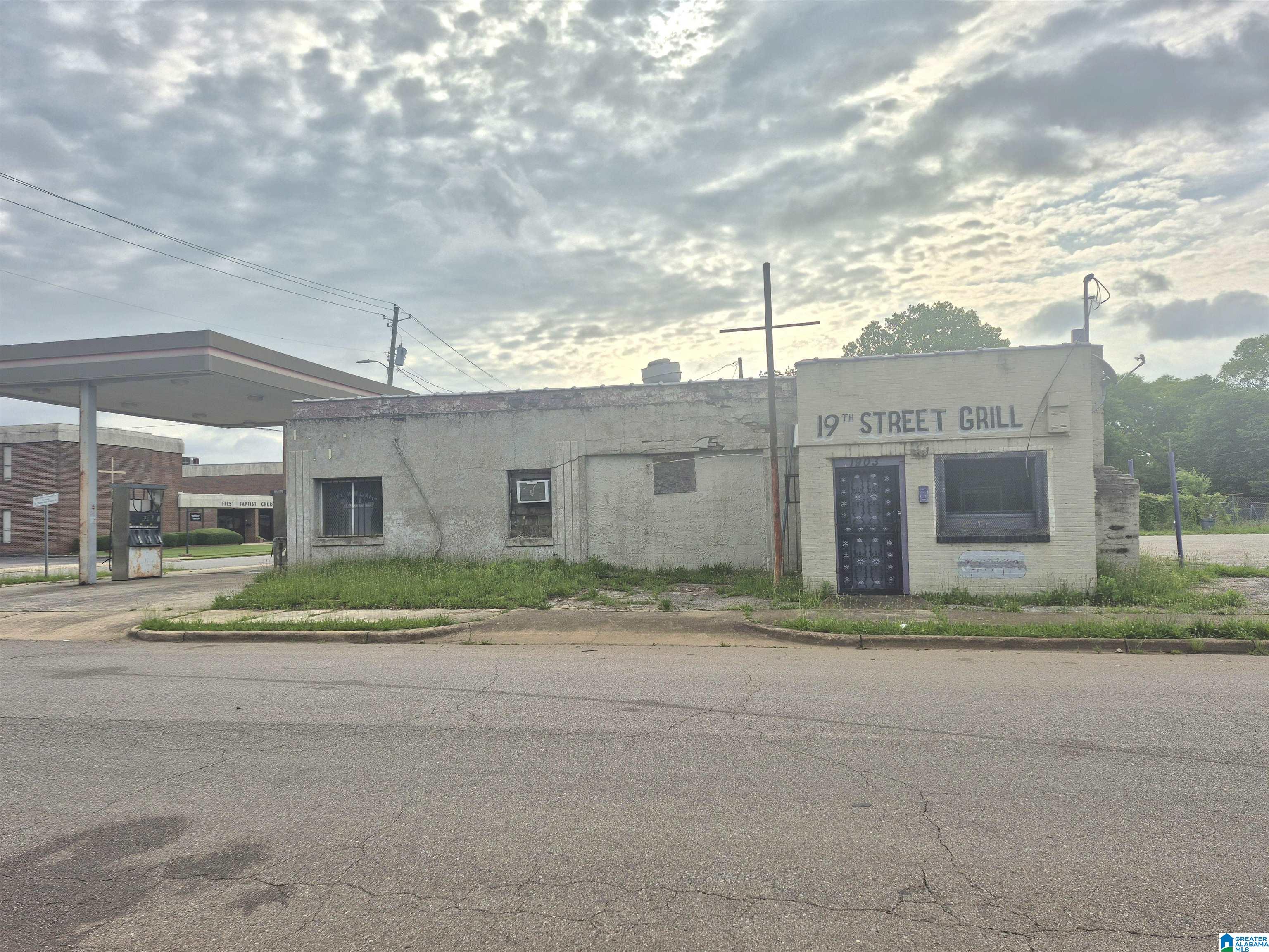 Photo 1 of 5 — 1501 19TH STREET ENSLEY, BIRMINGHAM, AL 35218