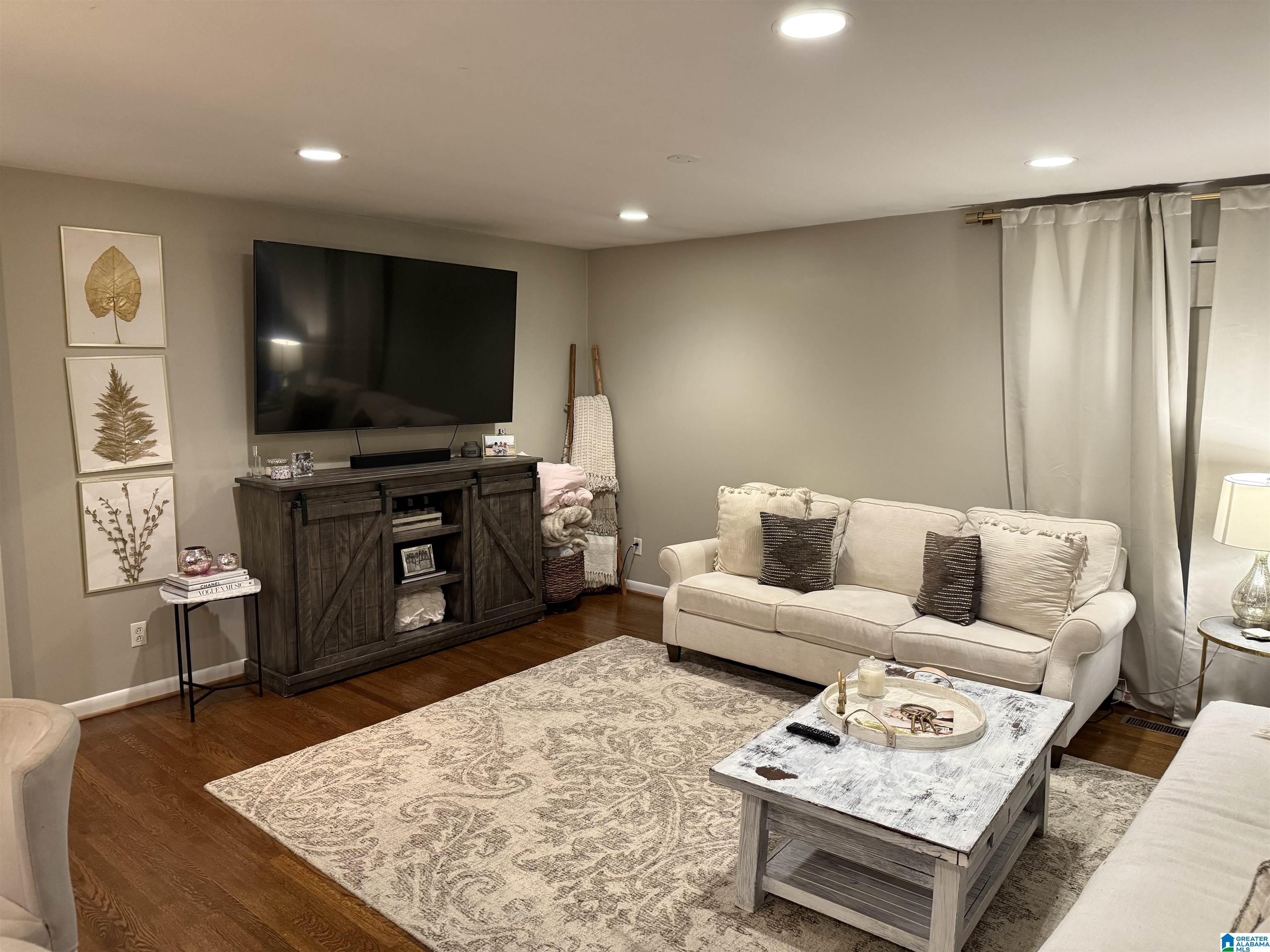 3153 WOODHAVEN DRIVE