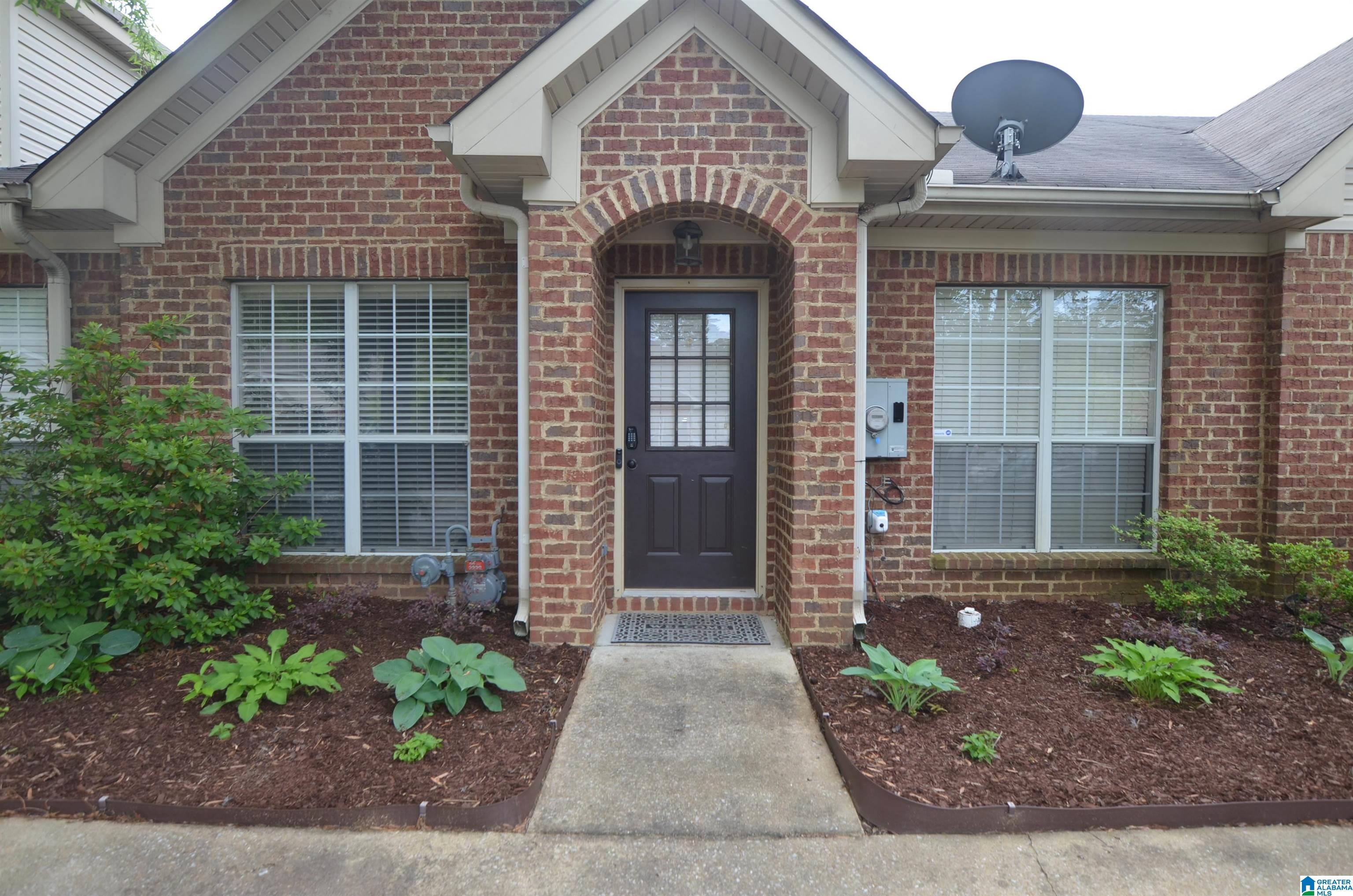 2816 SOUTHWOOD LANE