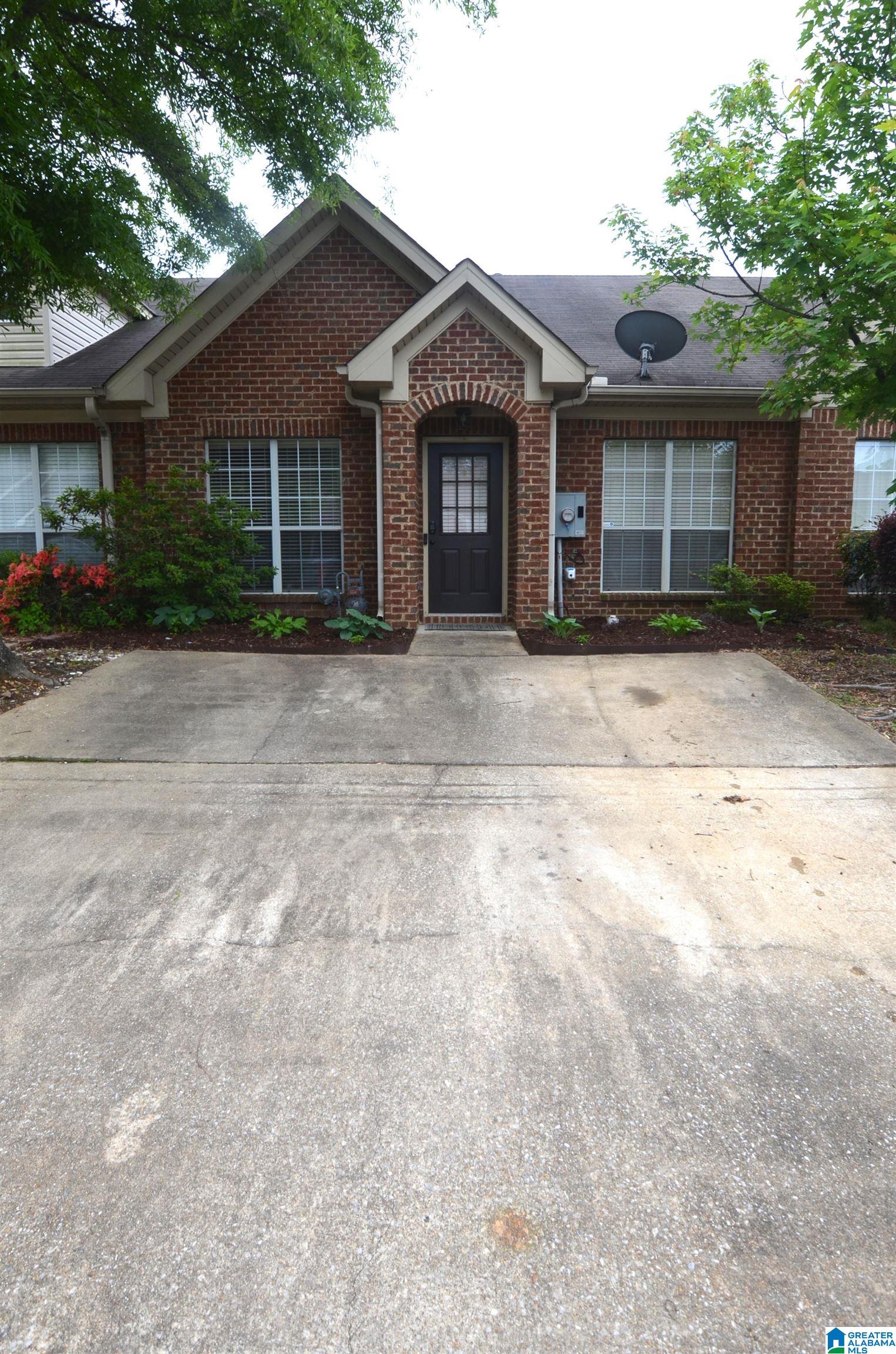 2816 SOUTHWOOD LANE