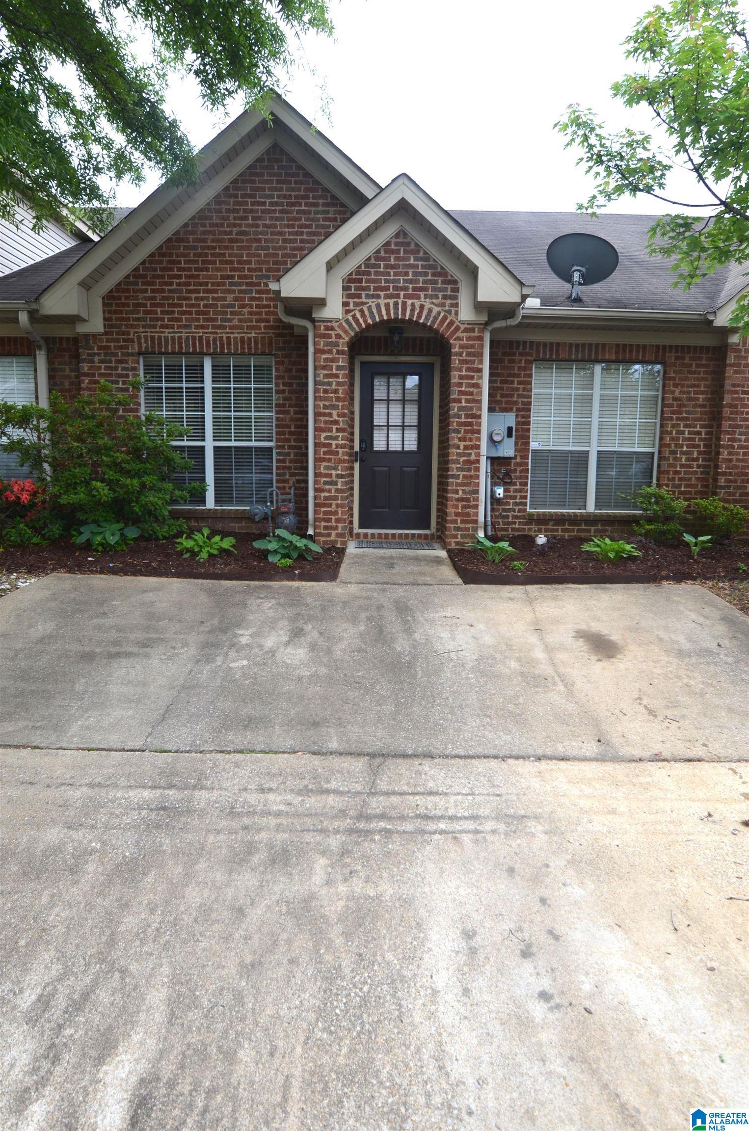 2816 SOUTHWOOD LANE