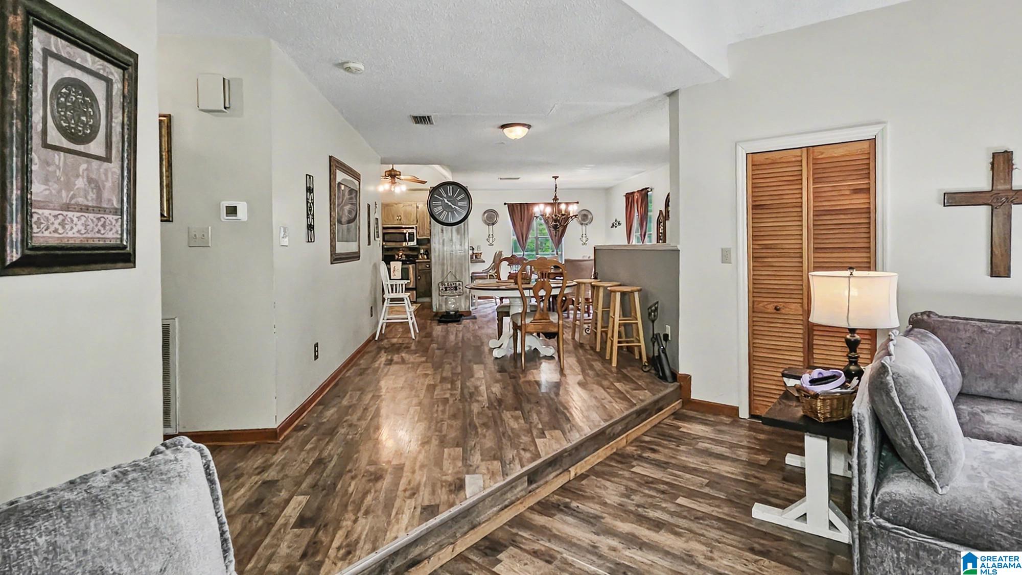 2110 GRANDVIEW TRAIL