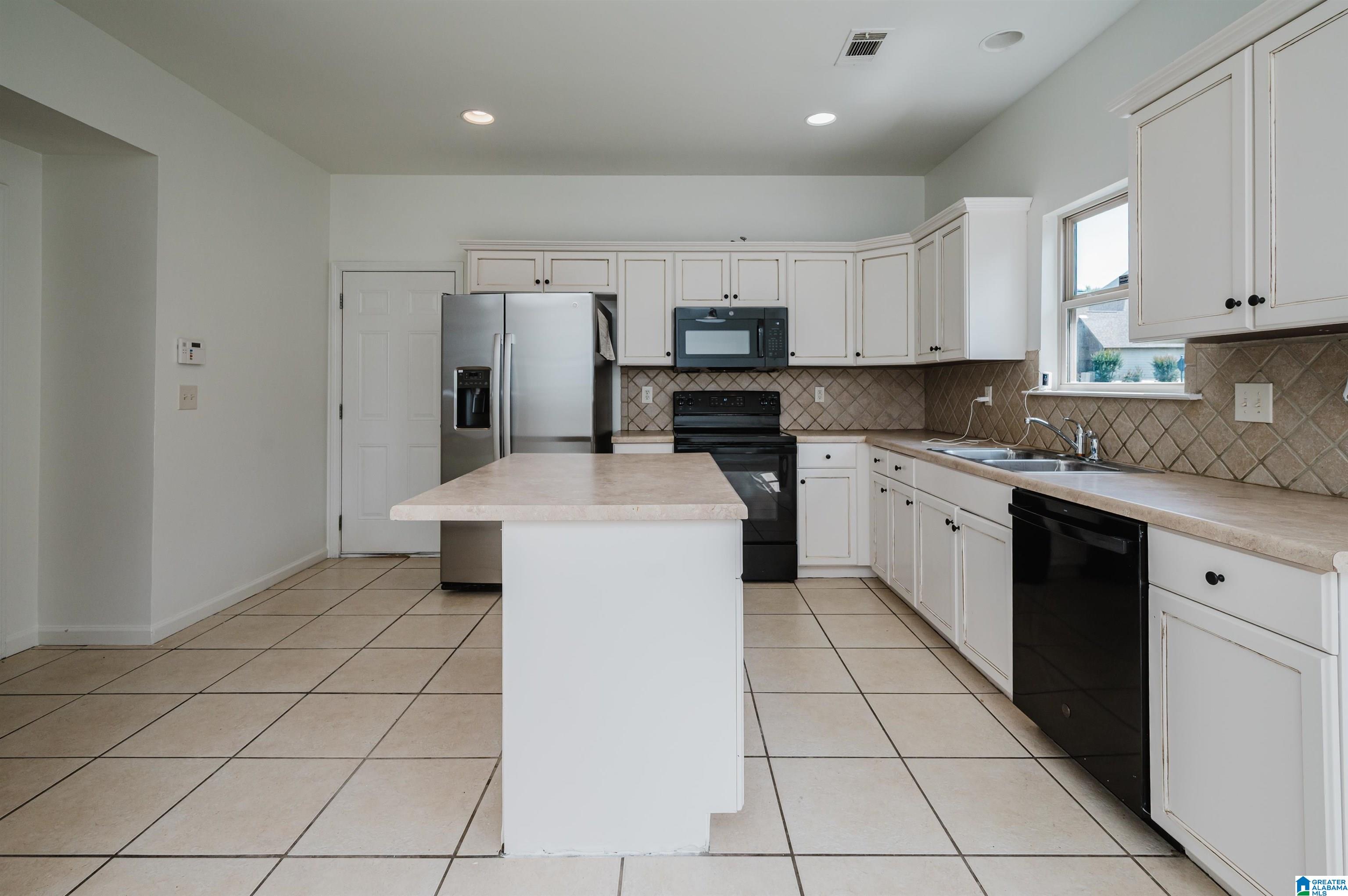 2070 TIMBERLINE DRIVE