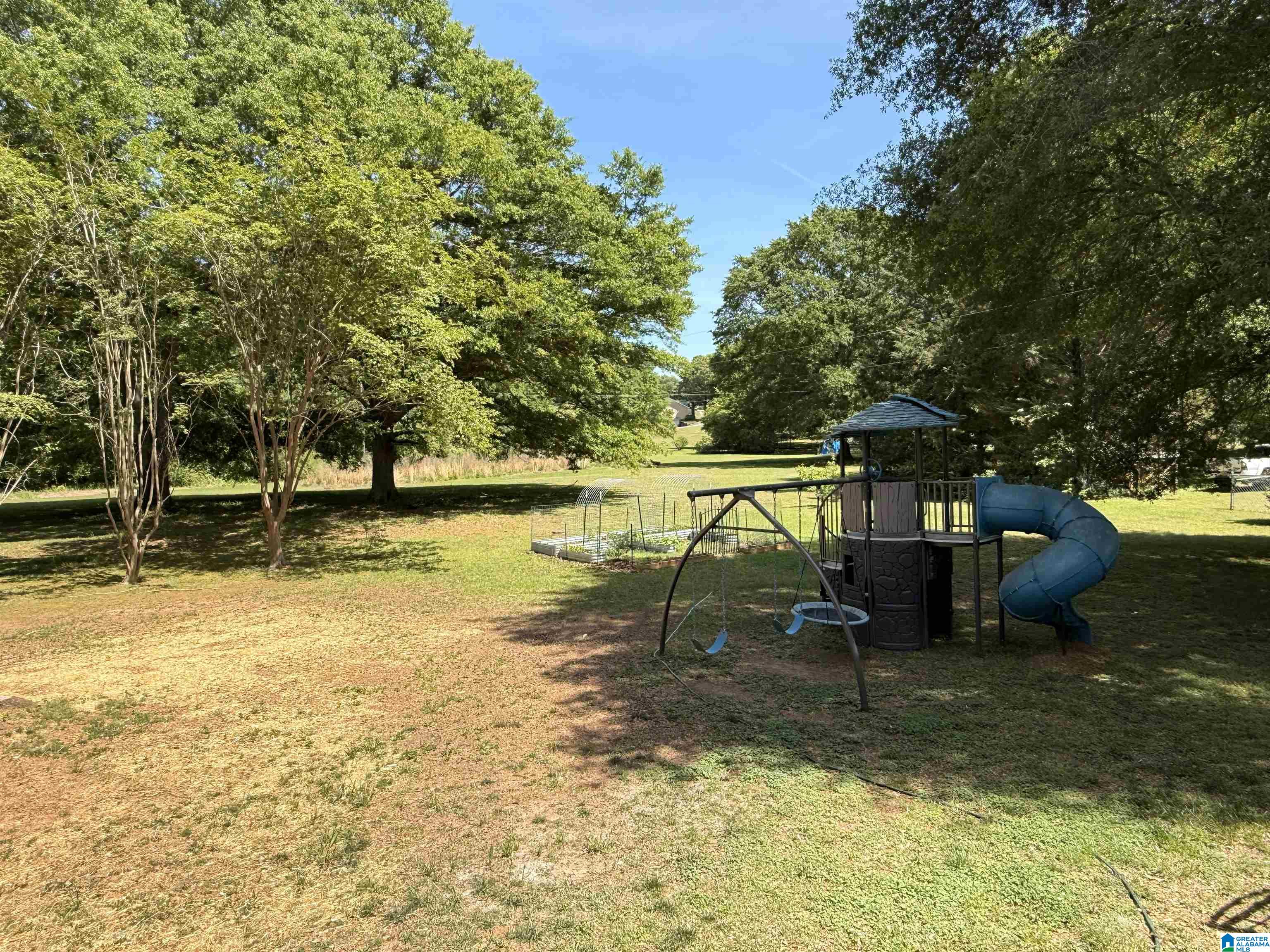 1018 LEXINGTON DRIVE