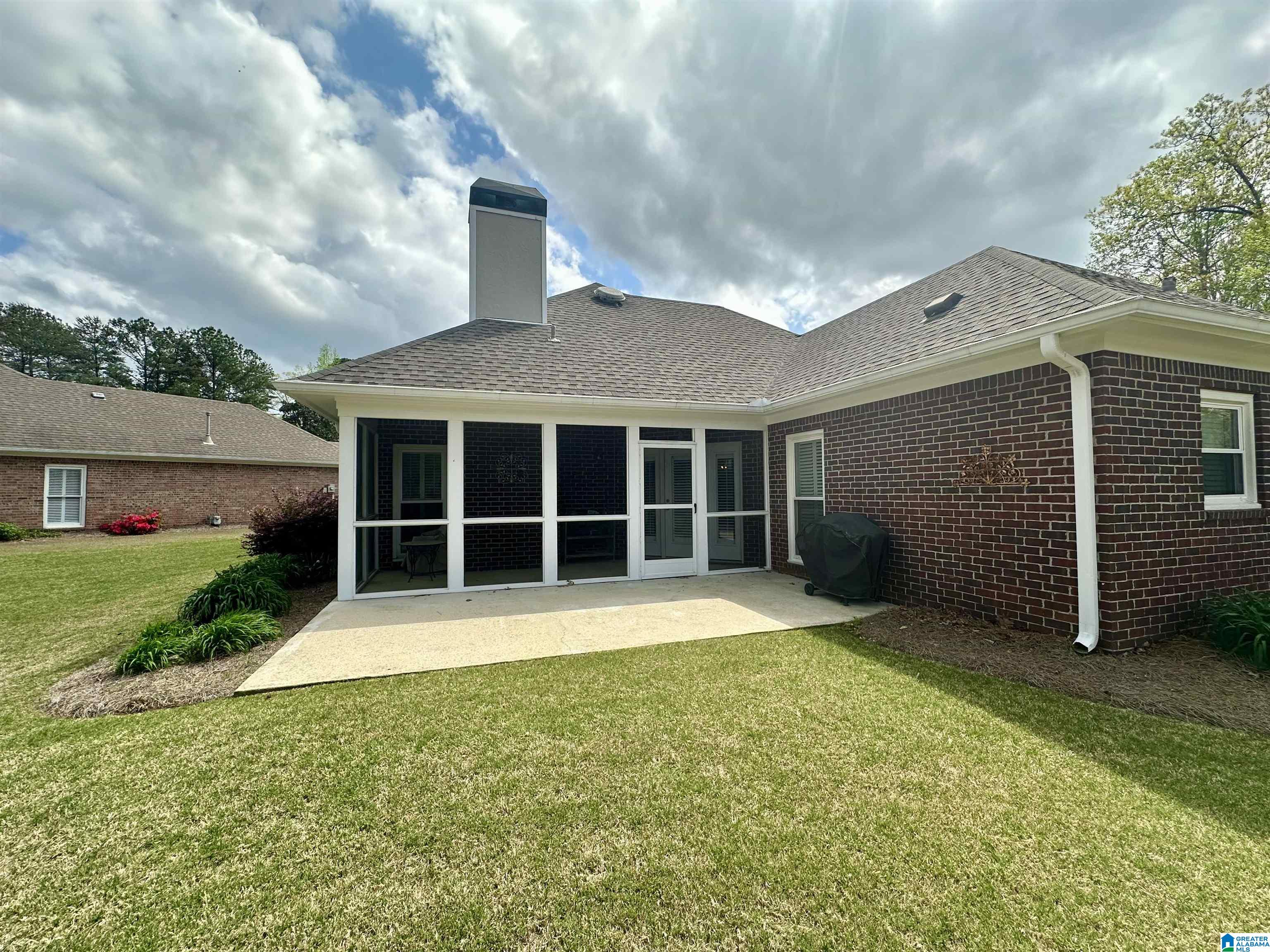 4736 GUILFORD WAY