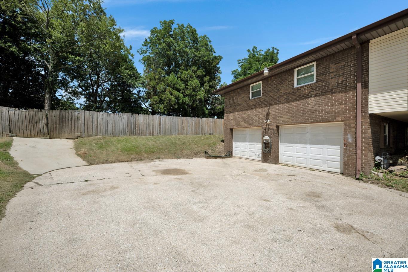 204 ARDELLA CR
