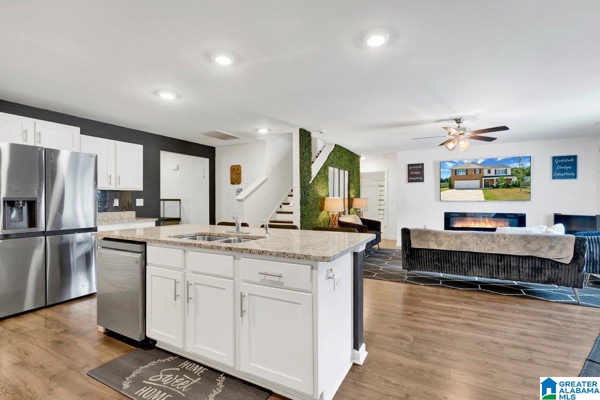 17940 APRIL LEIGH CIRCLE