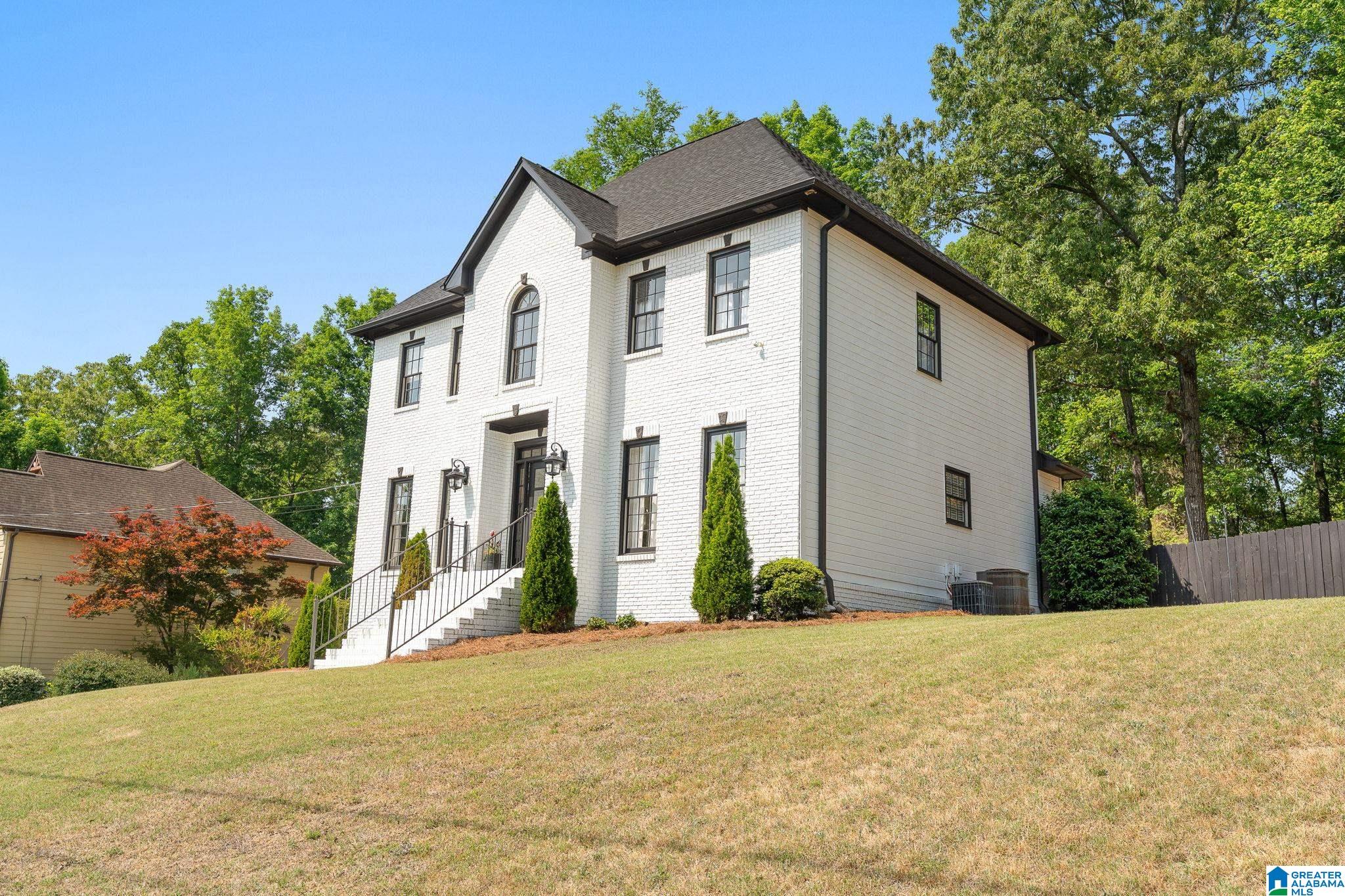 5012 KNOLL VIEW CIRCLE