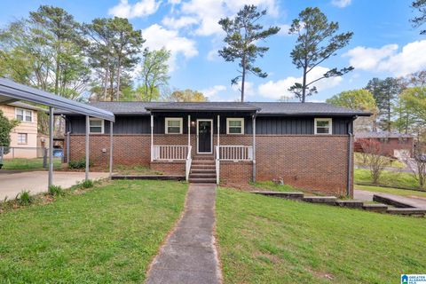 Photo of 2015 Shady Lane, HUEYTOWN, AL 35023 (MLS # 21446578)