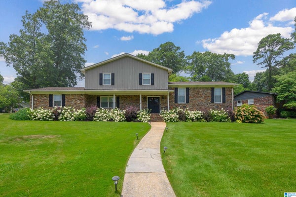 2344 QUEENSVIEW RD, HOOVER, AL 35226 - Image b2ad19023bb3c8d4b016d44e8522288b/886670185