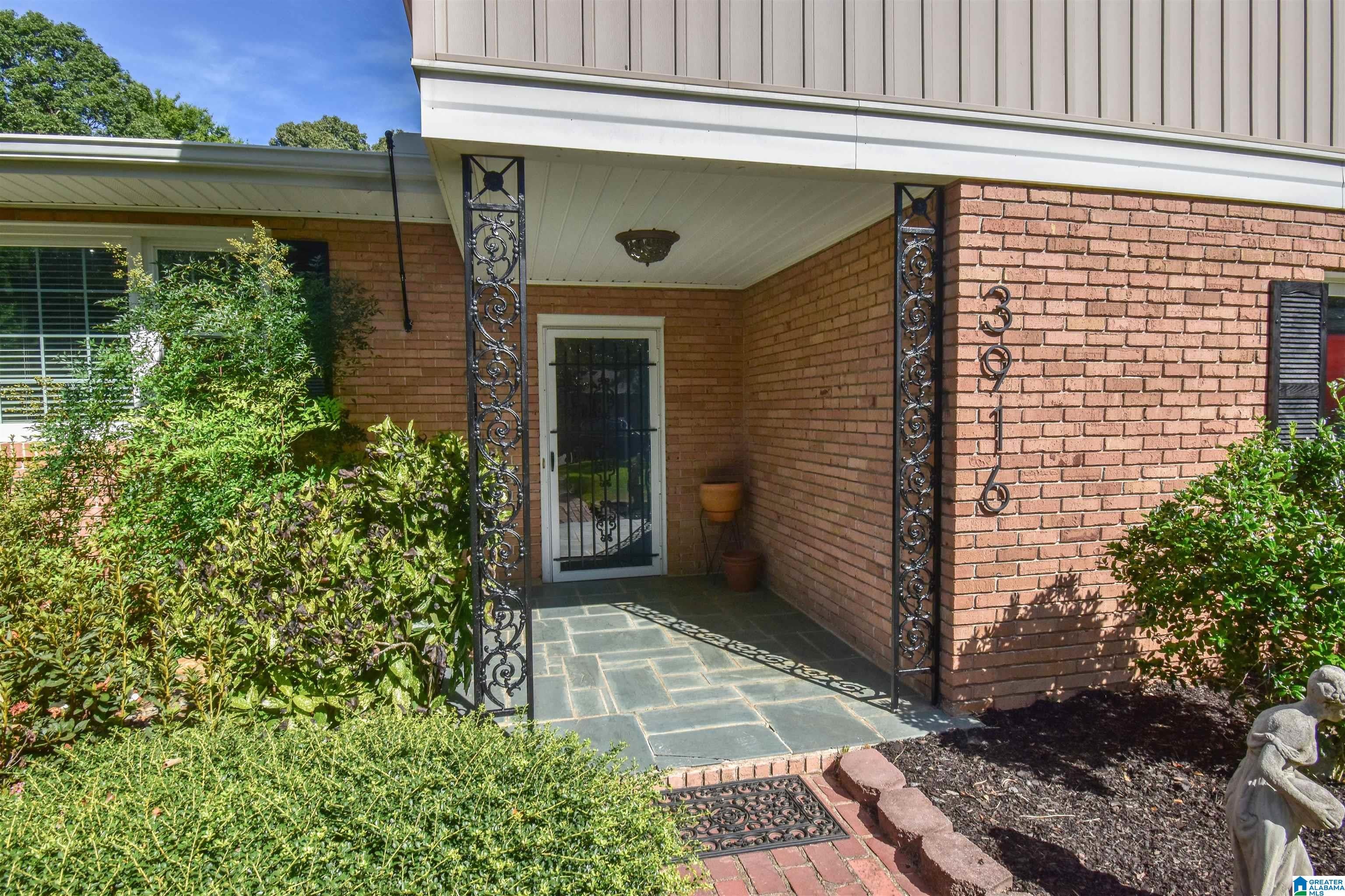 3916 SOMERSET PLACE