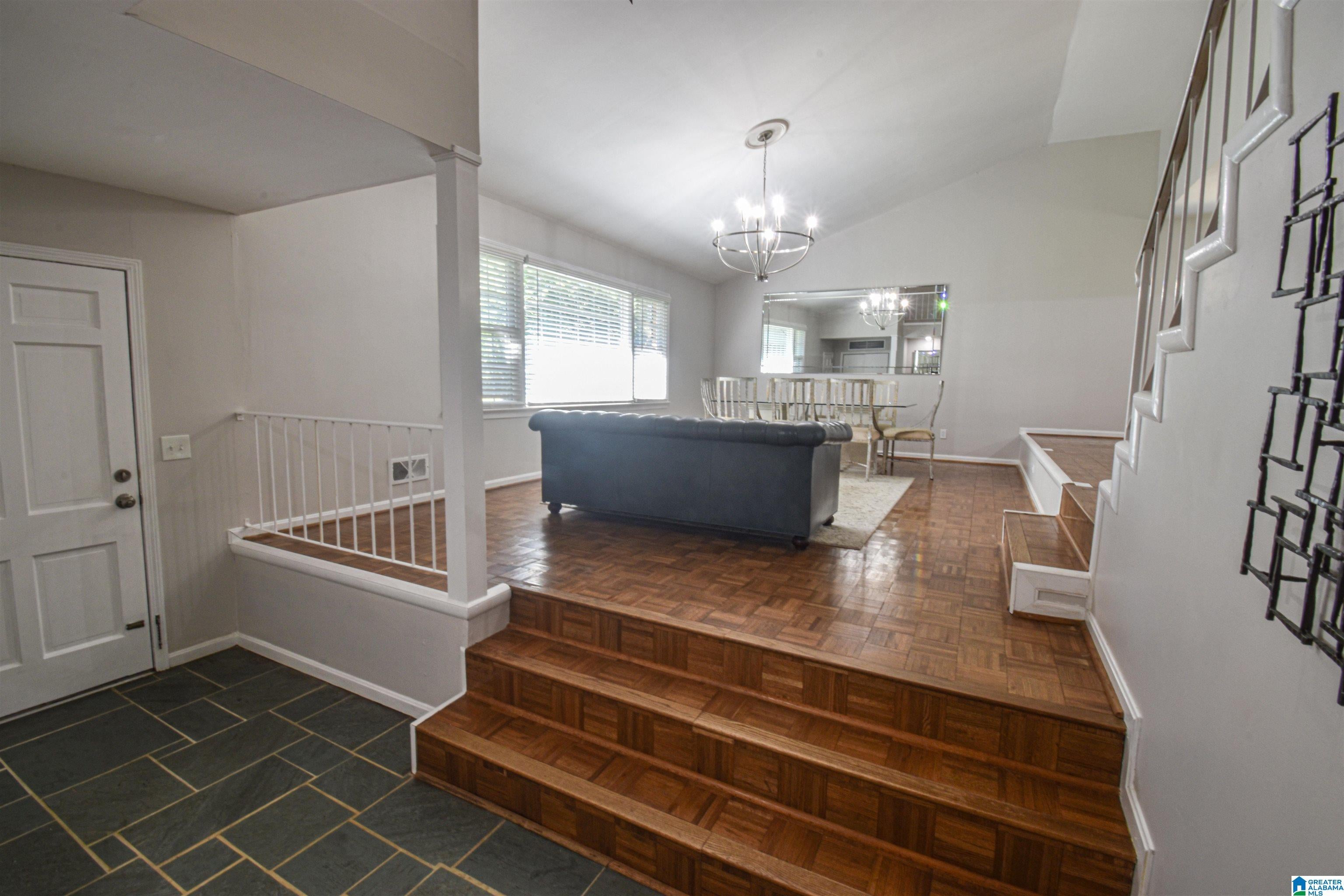 3916 SOMERSET PLACE