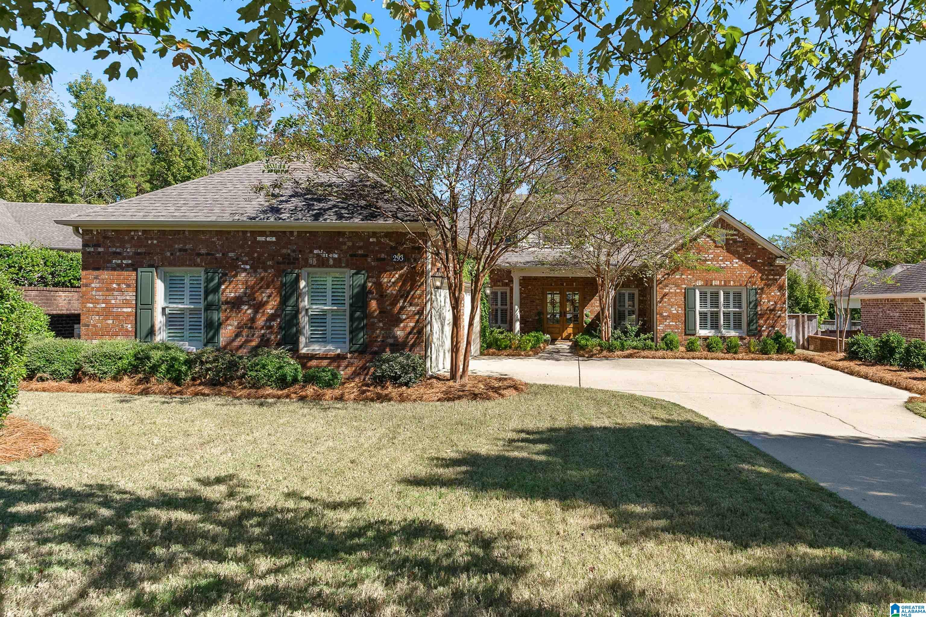293 STRATHDON PLACE