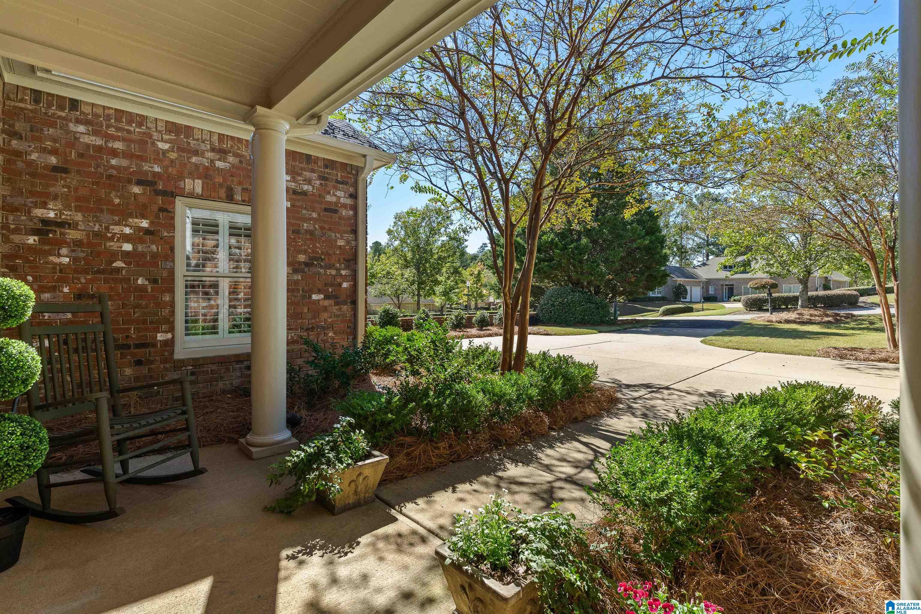293 STRATHDON PLACE