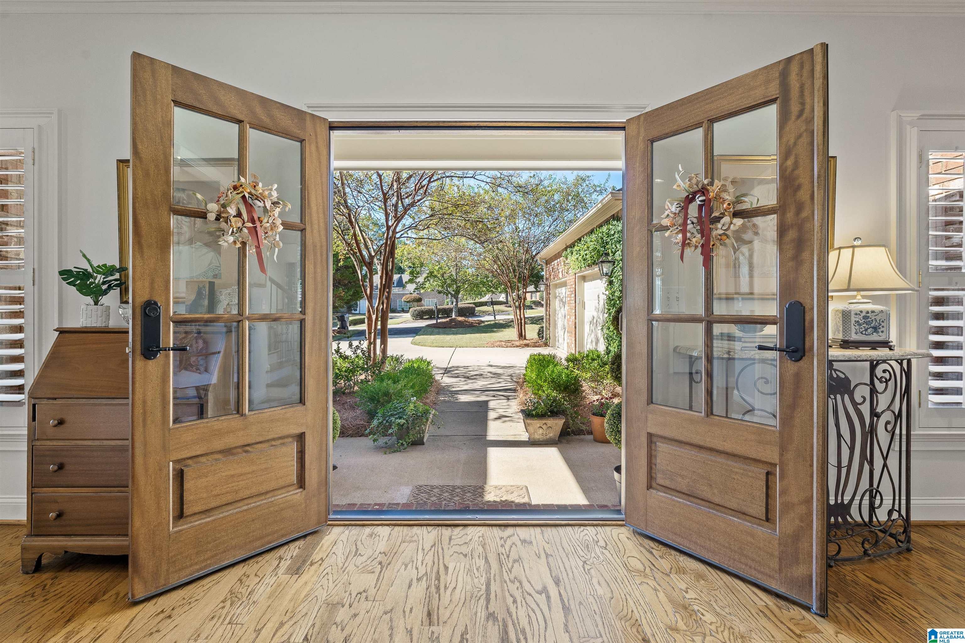293 STRATHDON PLACE