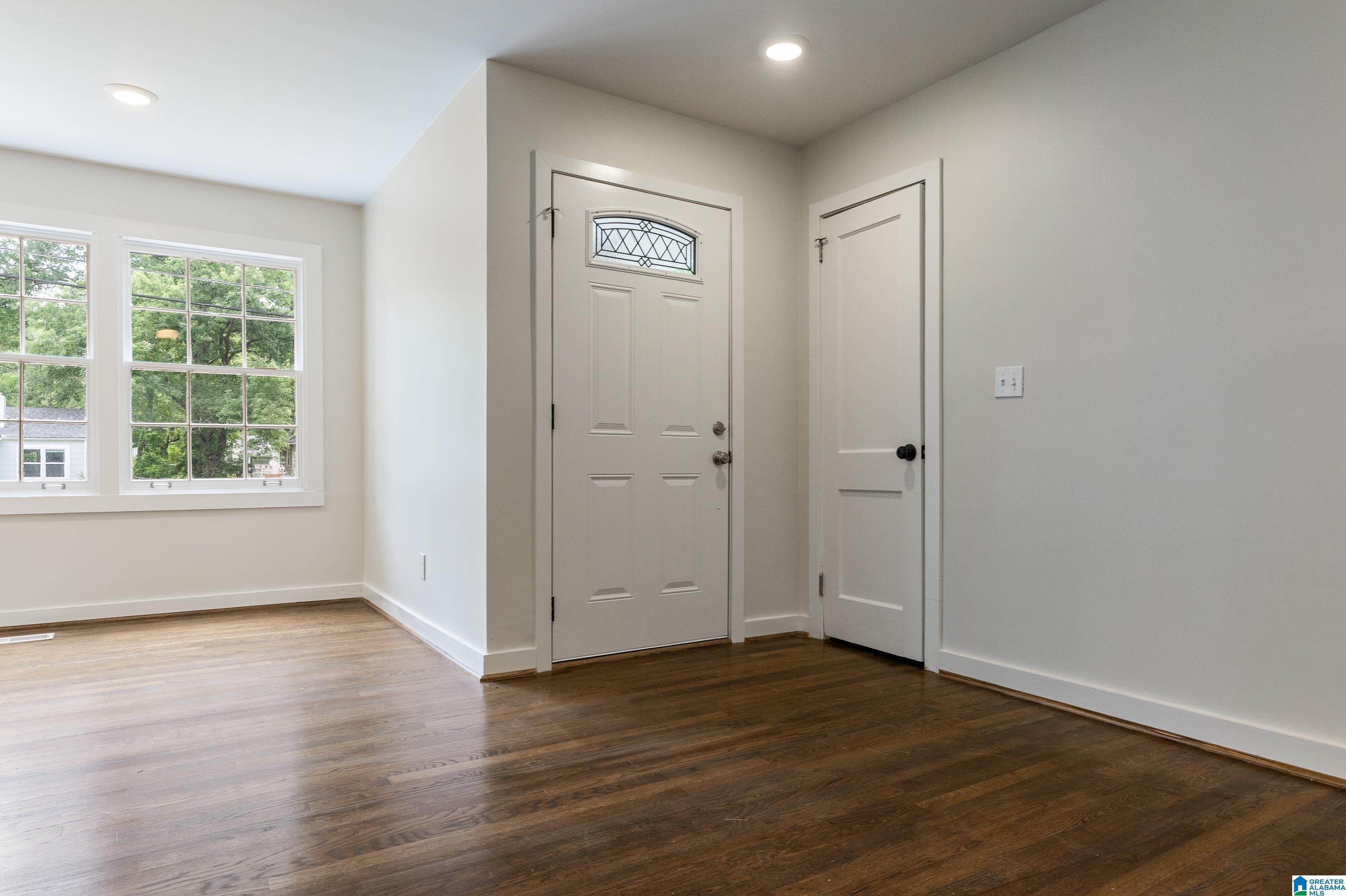 828 MEADOWBROOK DRIVE