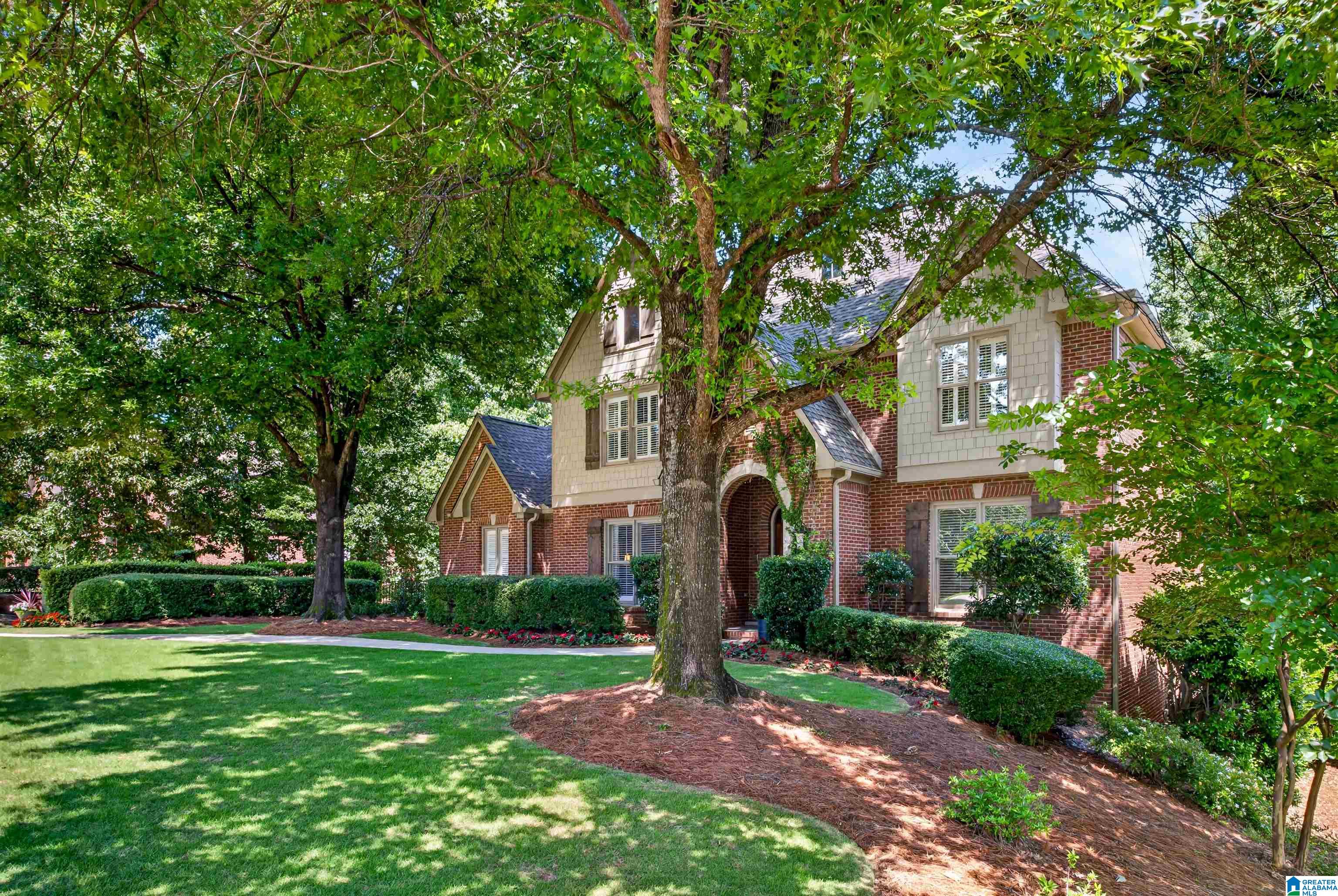 816 REYNOLDS CREST