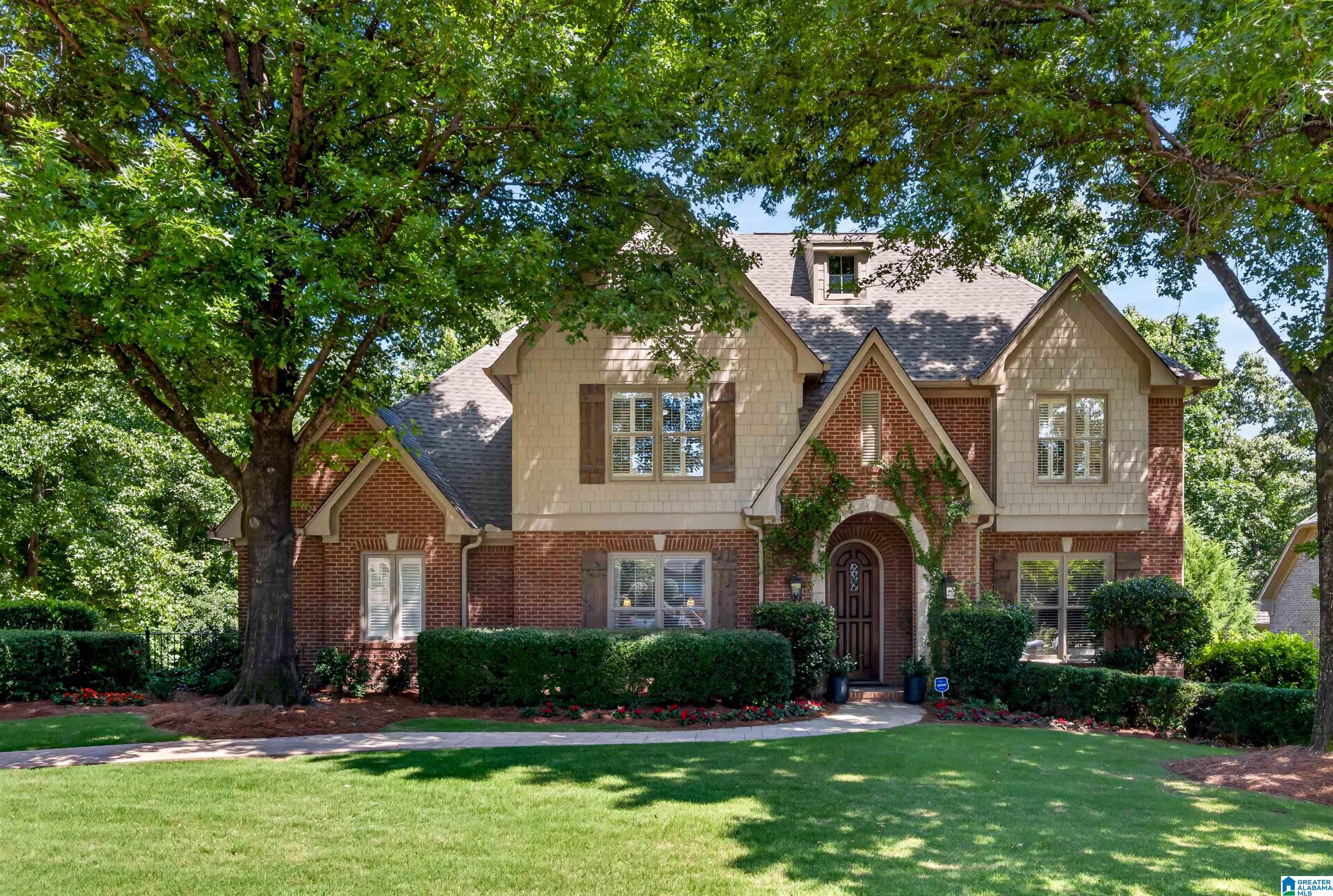 816 REYNOLDS CREST