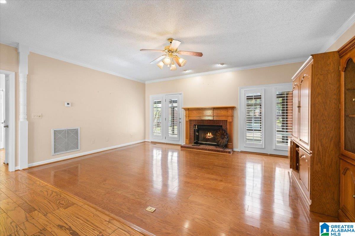 6010 SILVER LAKE CIRCLE