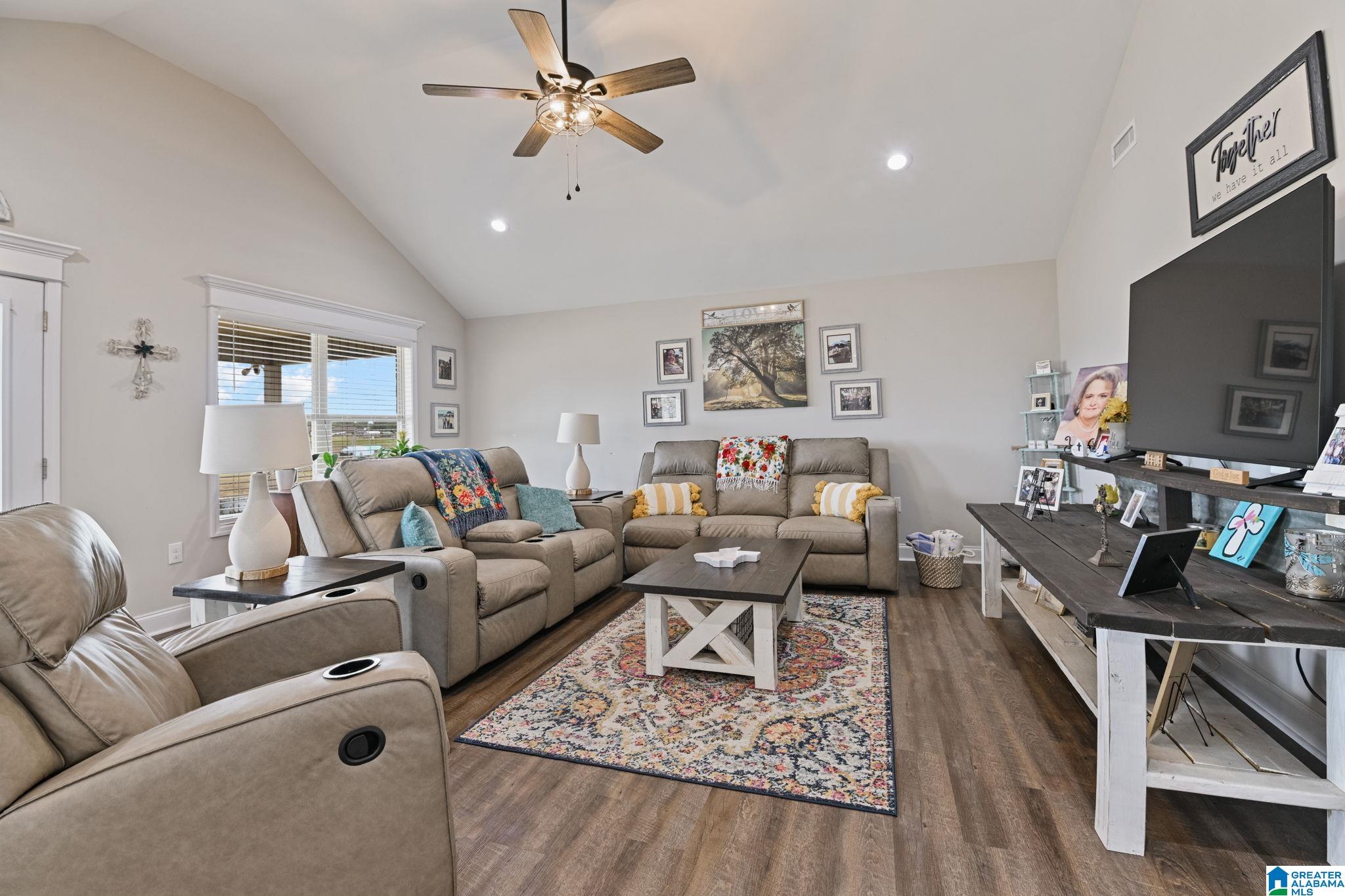 928 COUNTY ROAD 733