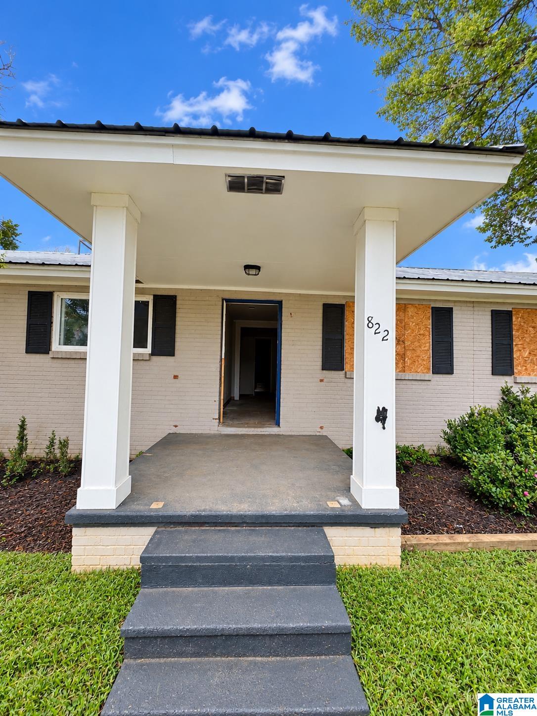 826 1ST STREET W
