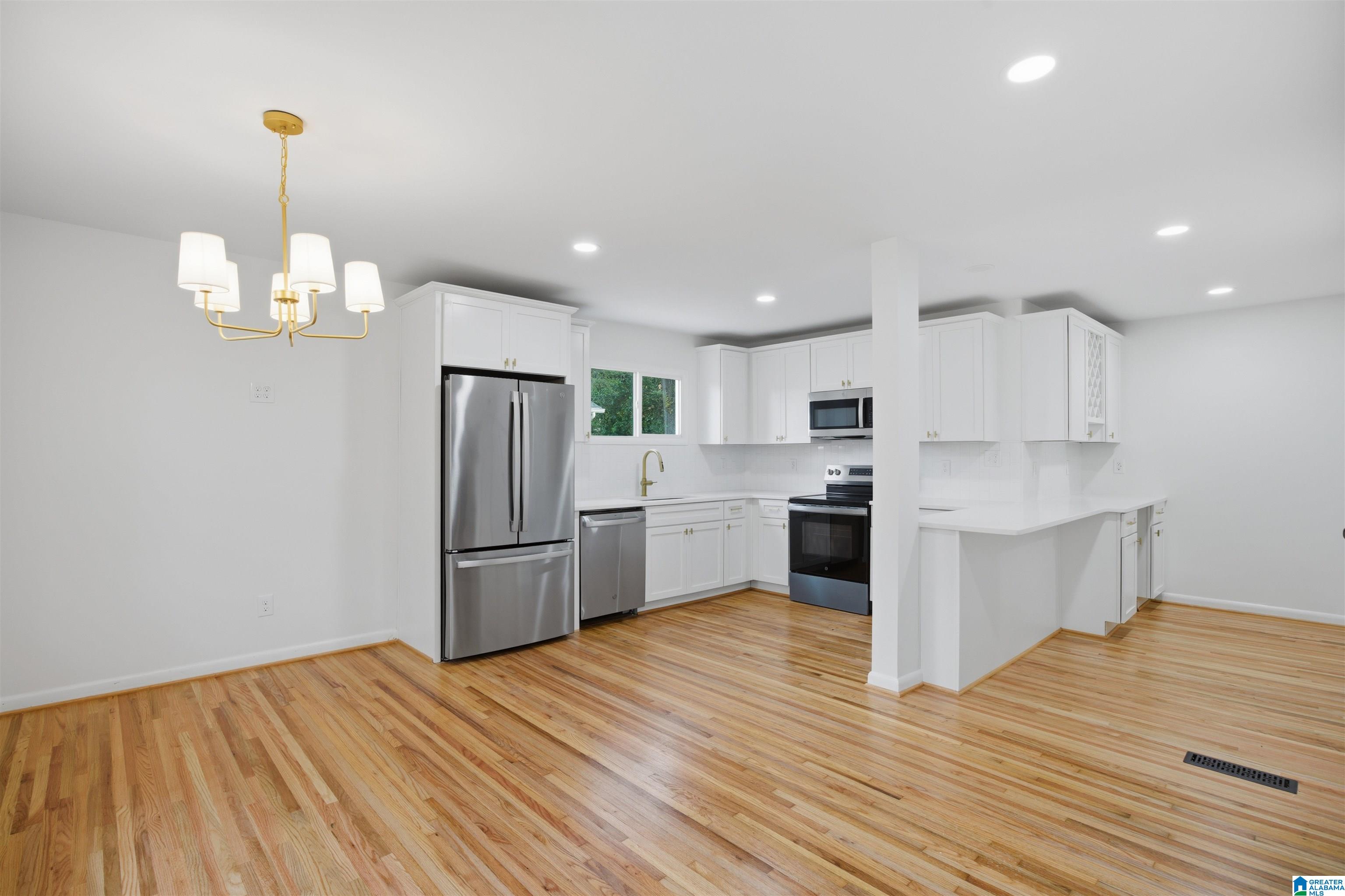 1005 QUEENSBURY ROAD