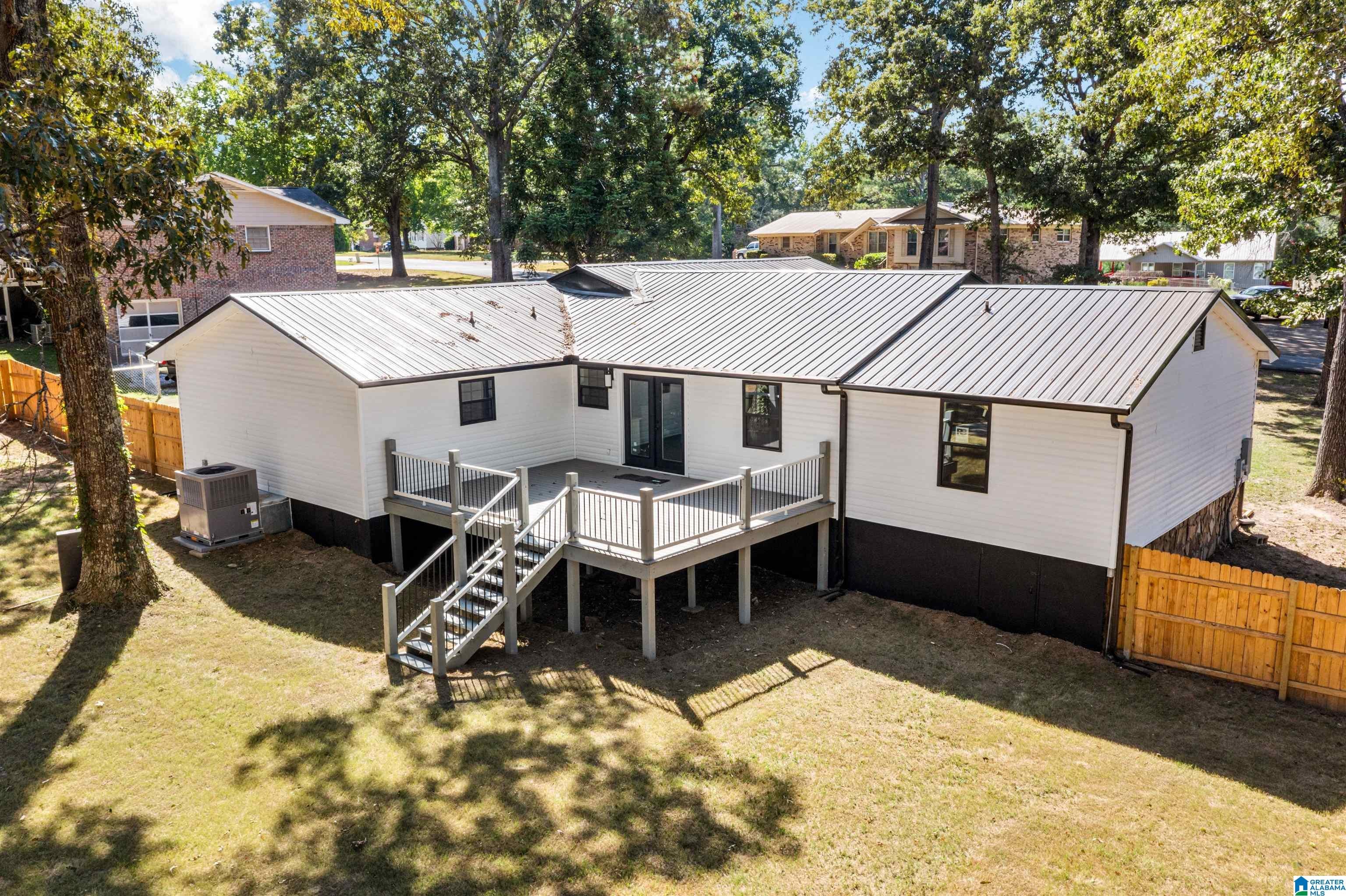 1811 ROBINHOOD DRIVE