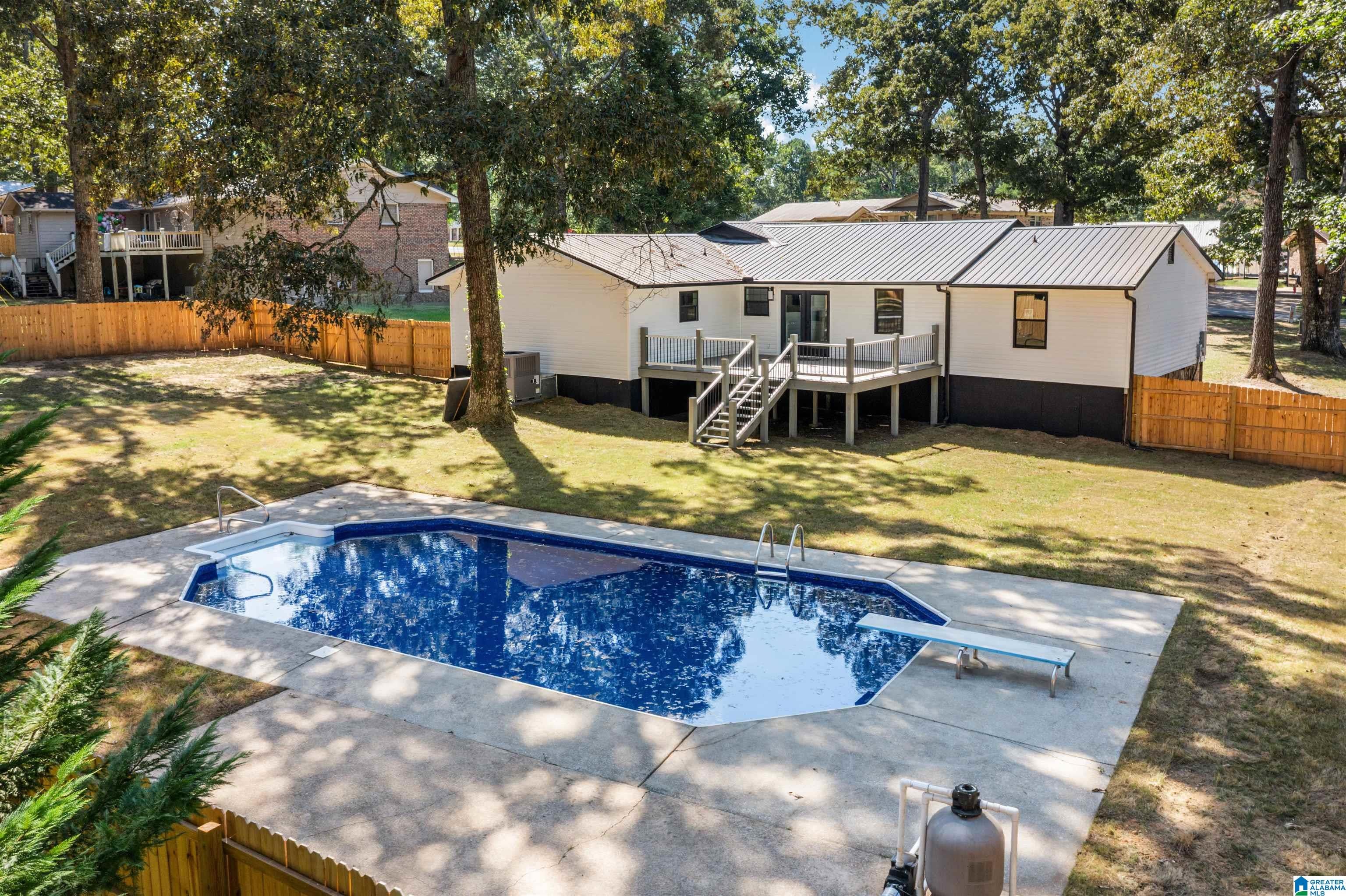 1811 ROBINHOOD DRIVE