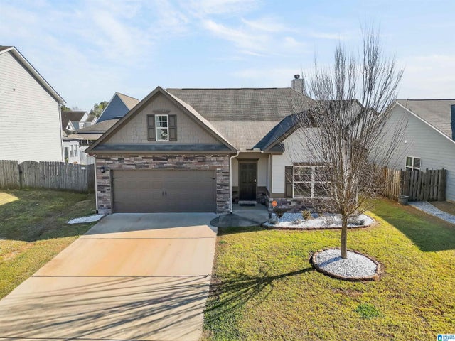 8036 KENSINGTON TRAIL