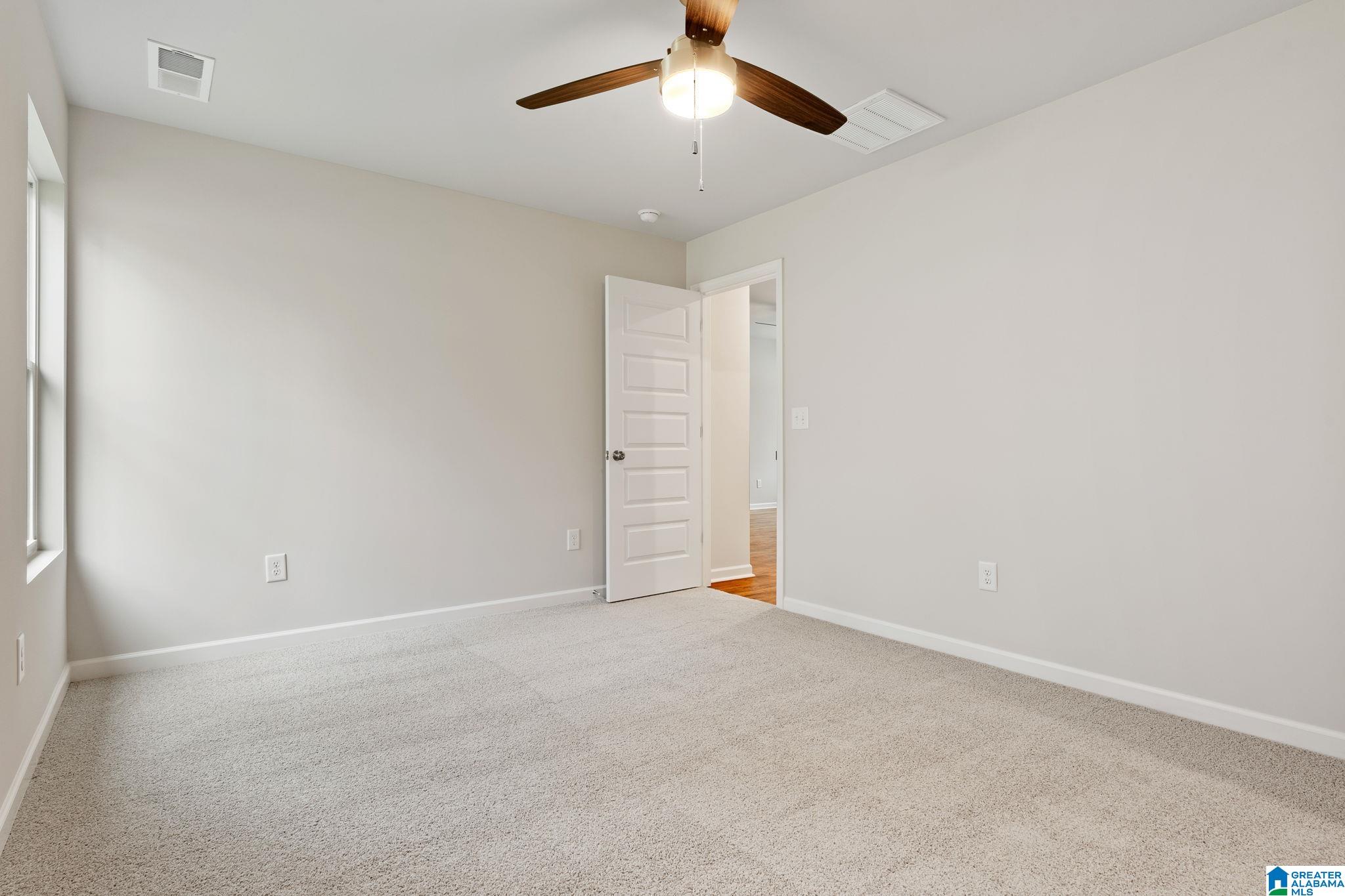 884 CAMDEN LOOP