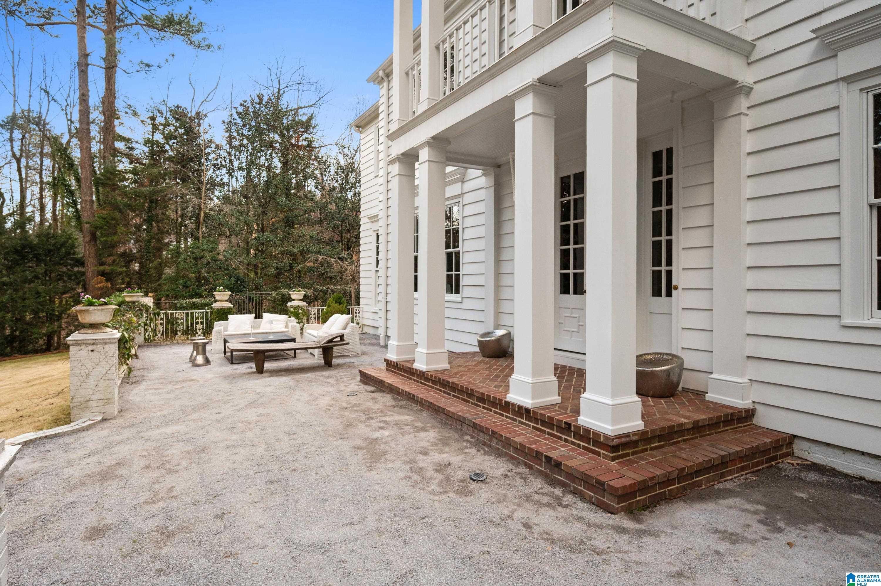 2900 MOUNTAIN BROOK PARKWAY