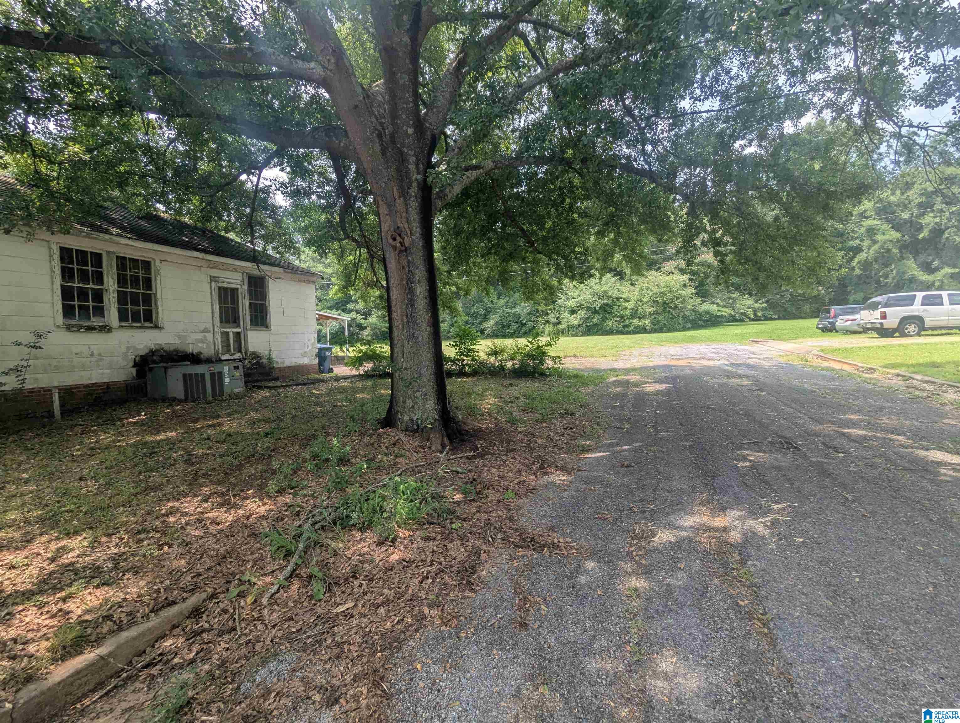 301 PARKWAY W