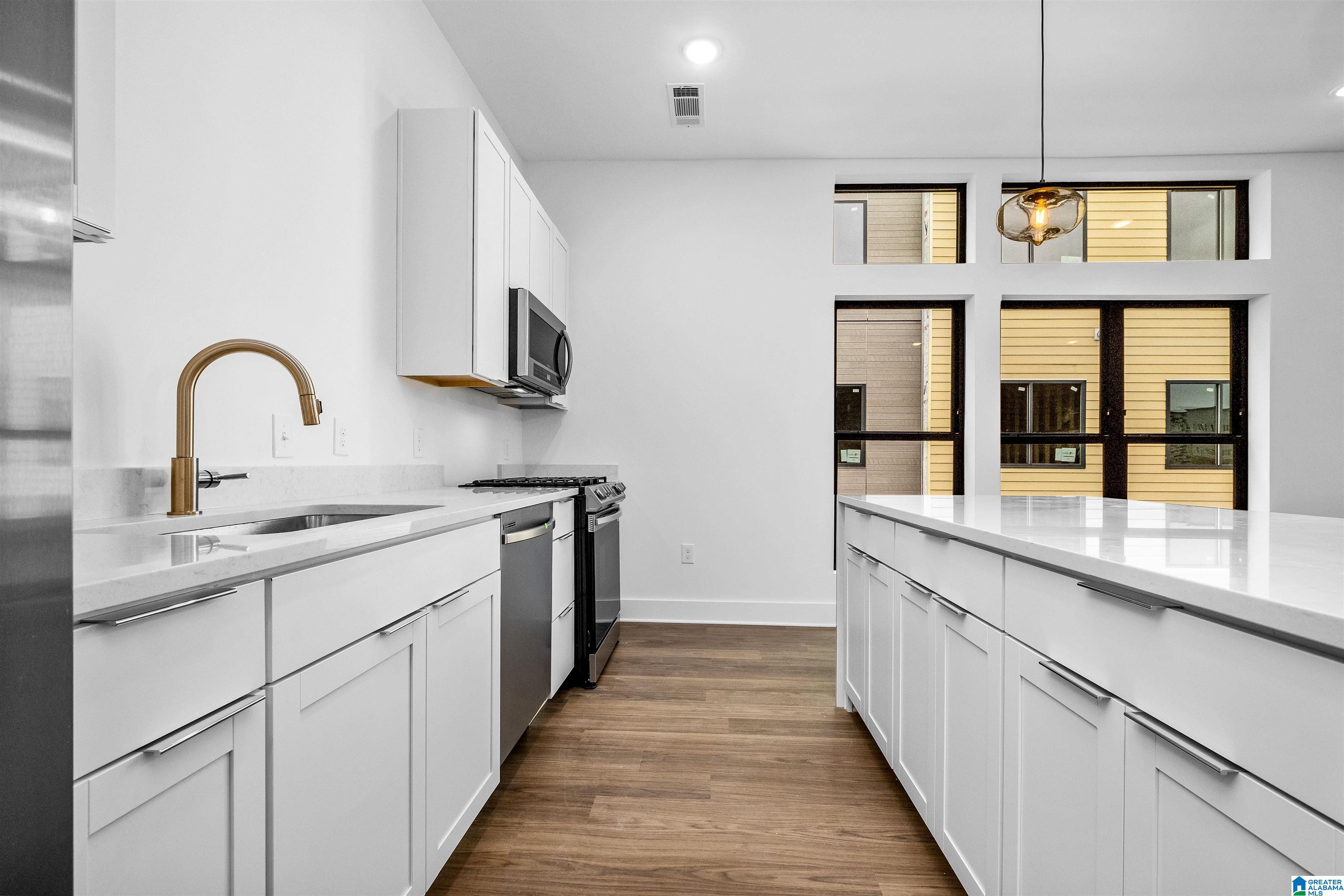 1329 S 4TH AVENUE 404