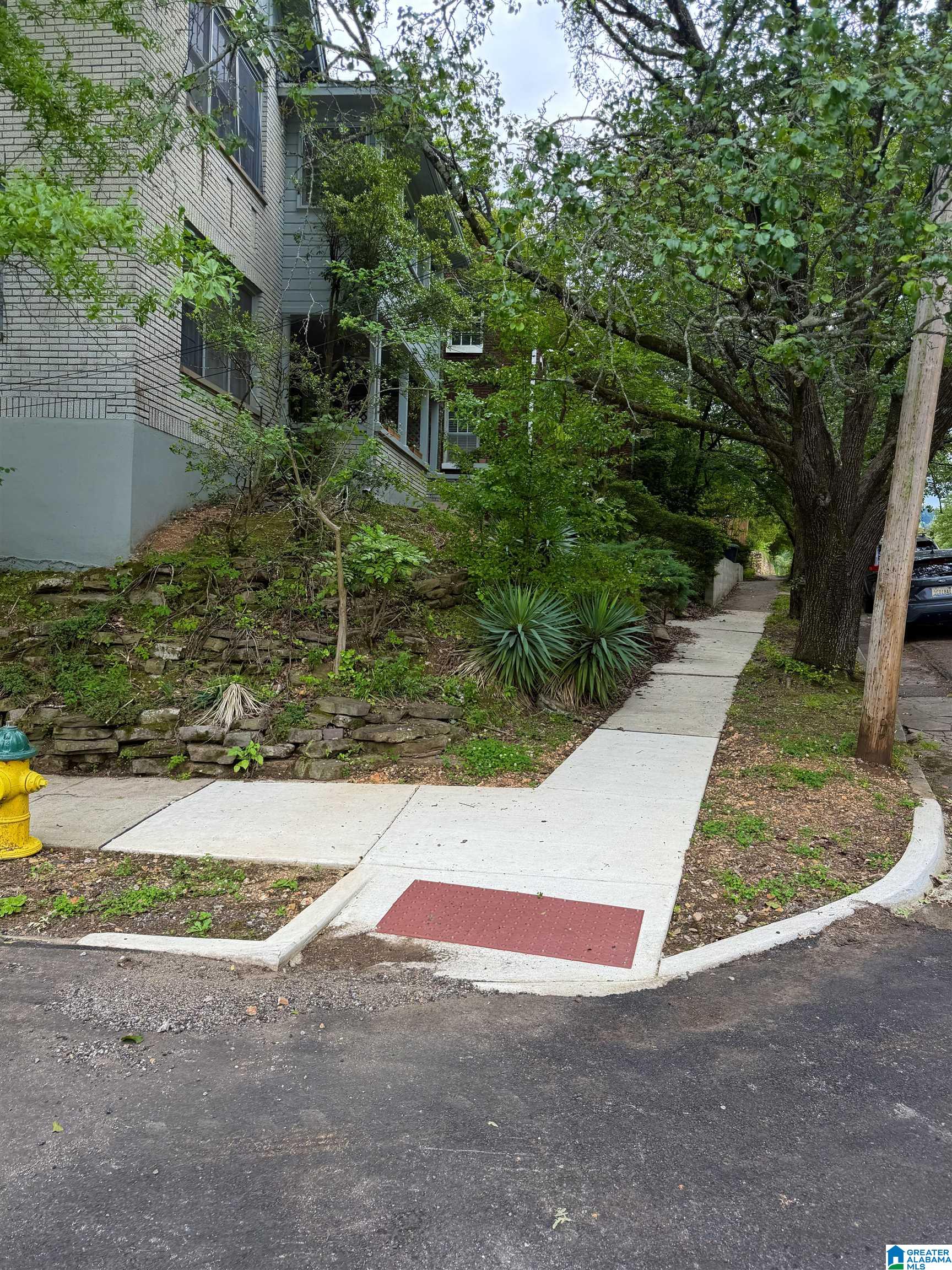 925 39TH STREET S A & B