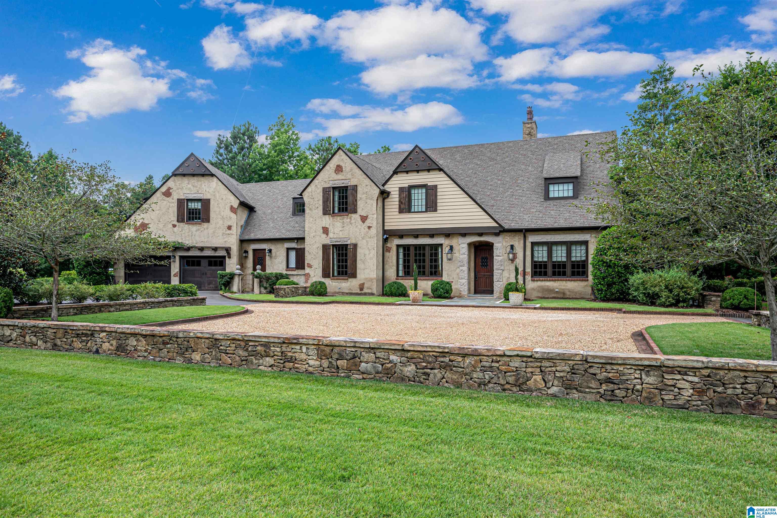 244 HIGH BRIDLE CIRCLE